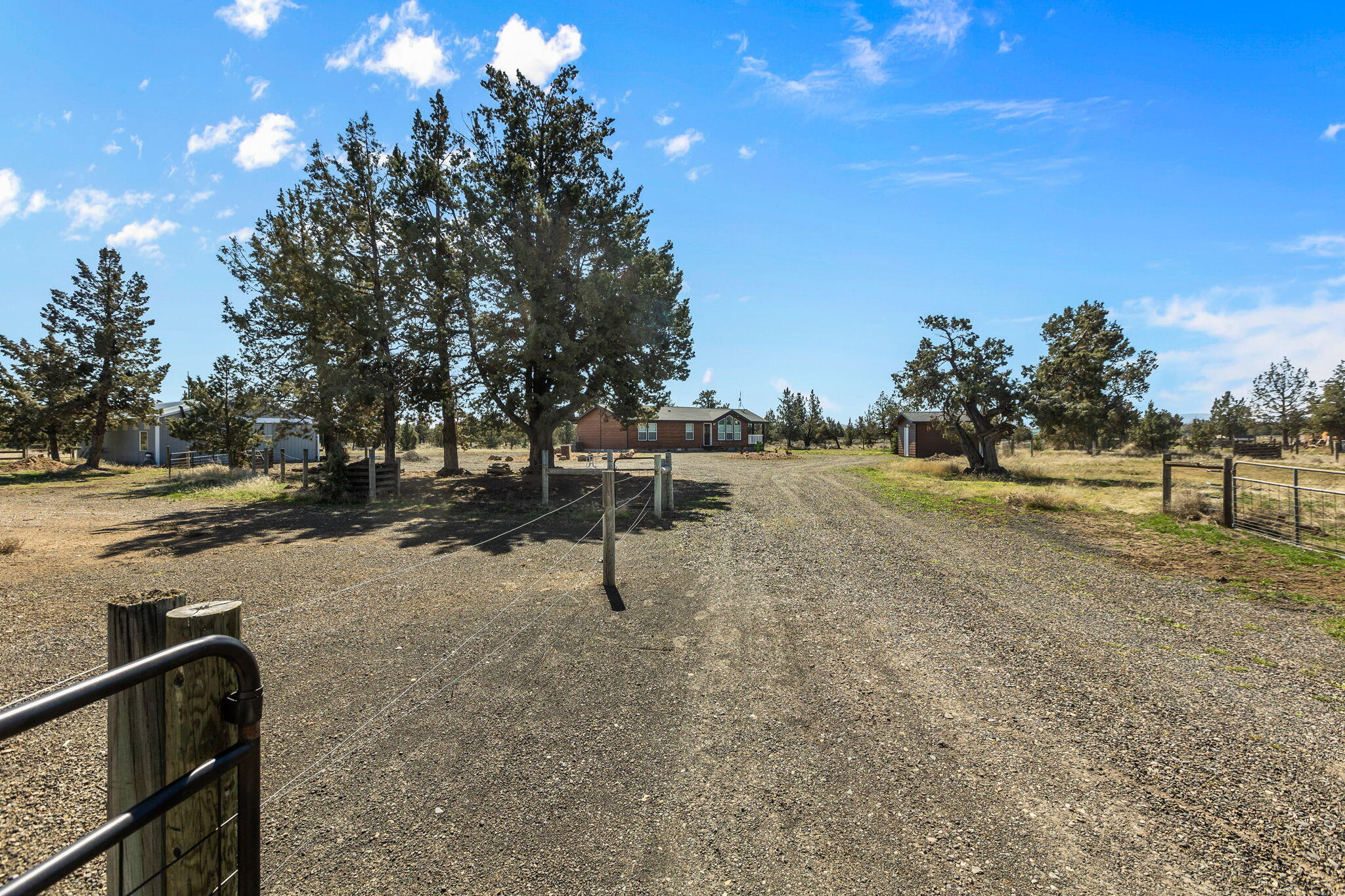 6055 SW Cougar Road