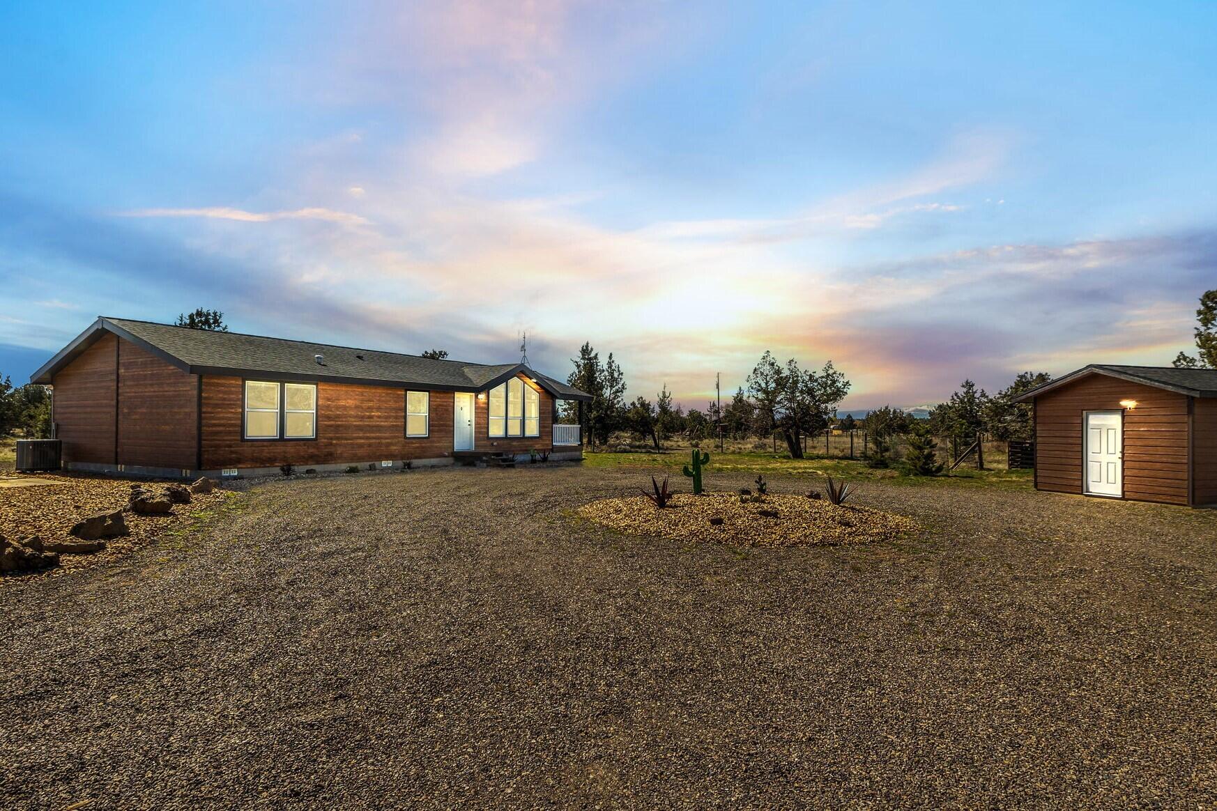 6055 SW Cougar Road