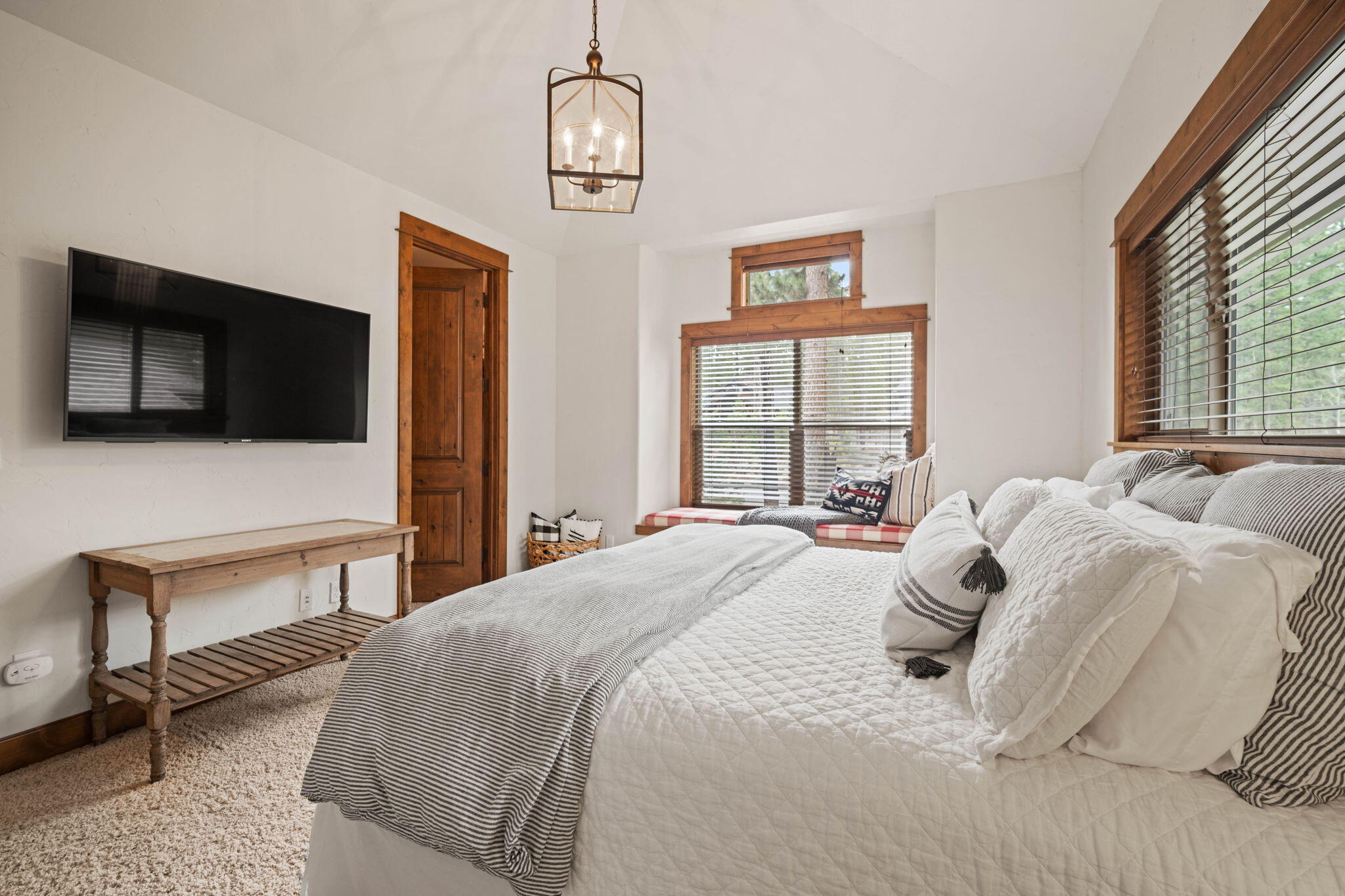 56236 Sable Rock Loop
