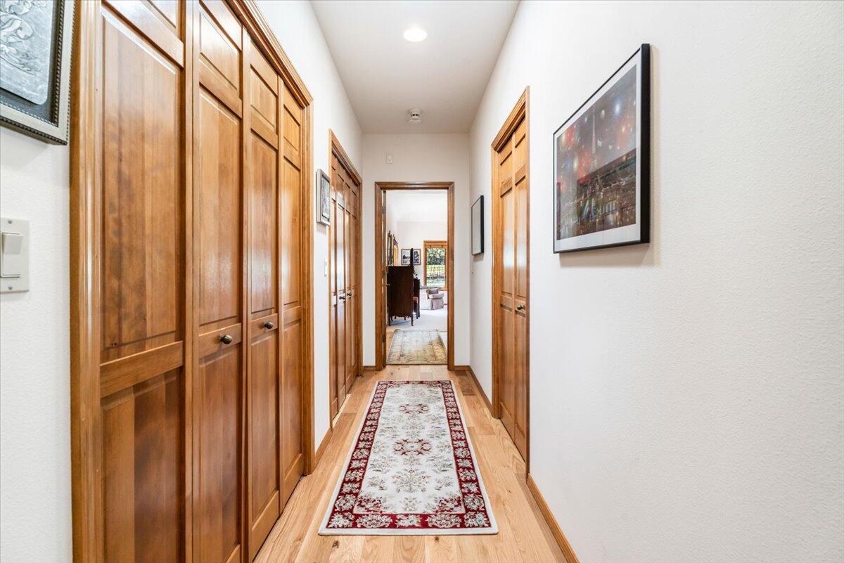 60877 Willow Creek Loop