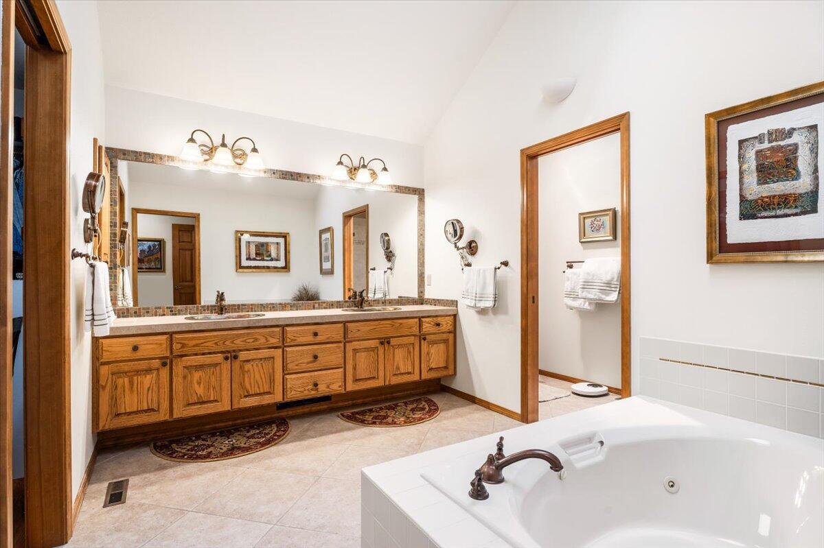 60877 Willow Creek Loop
