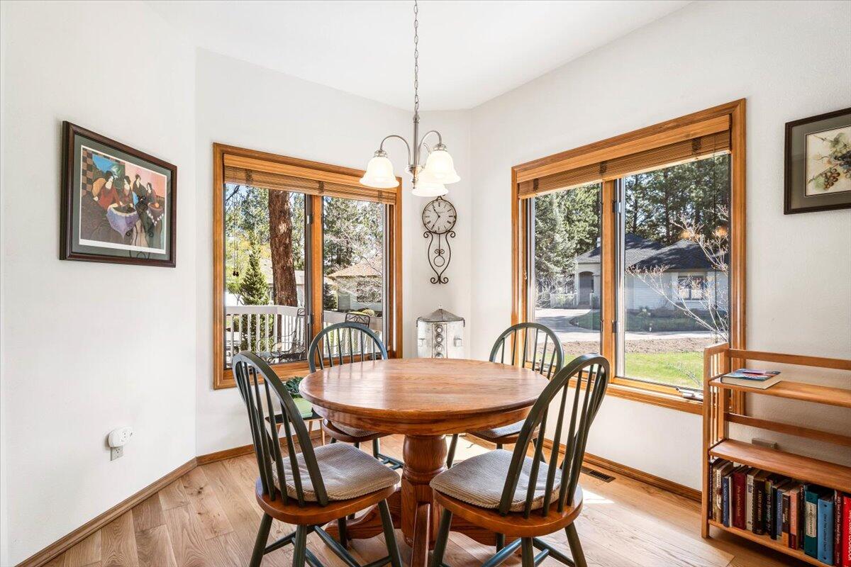 60877 Willow Creek Loop