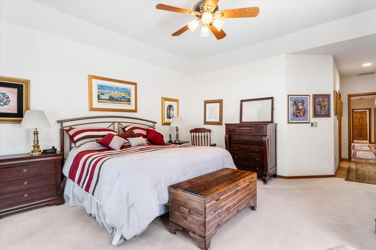 60877 Willow Creek Loop