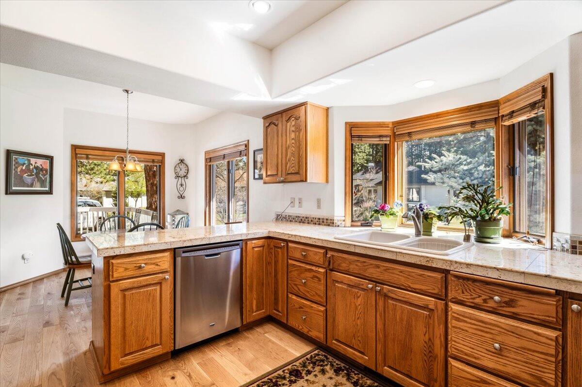 60877 Willow Creek Loop