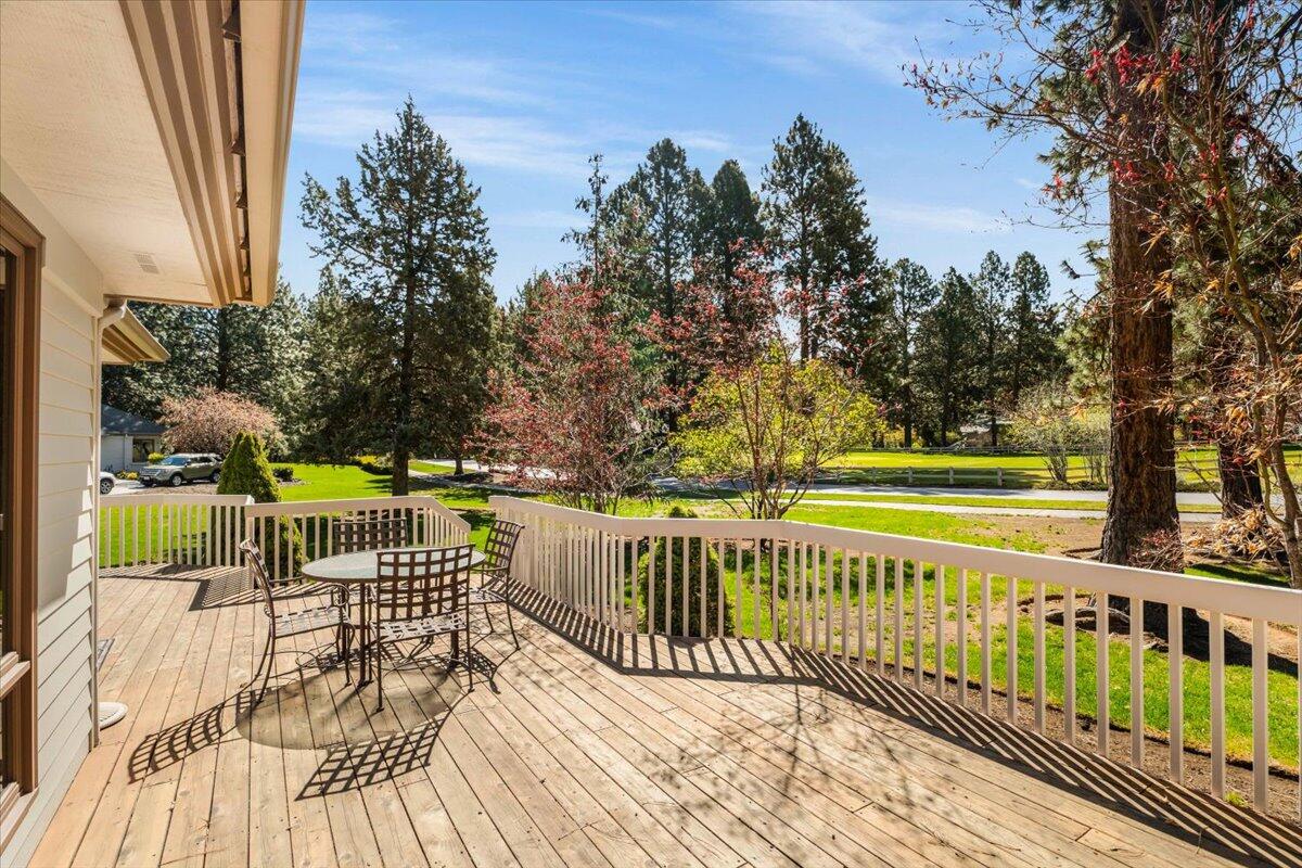 60877 Willow Creek Loop