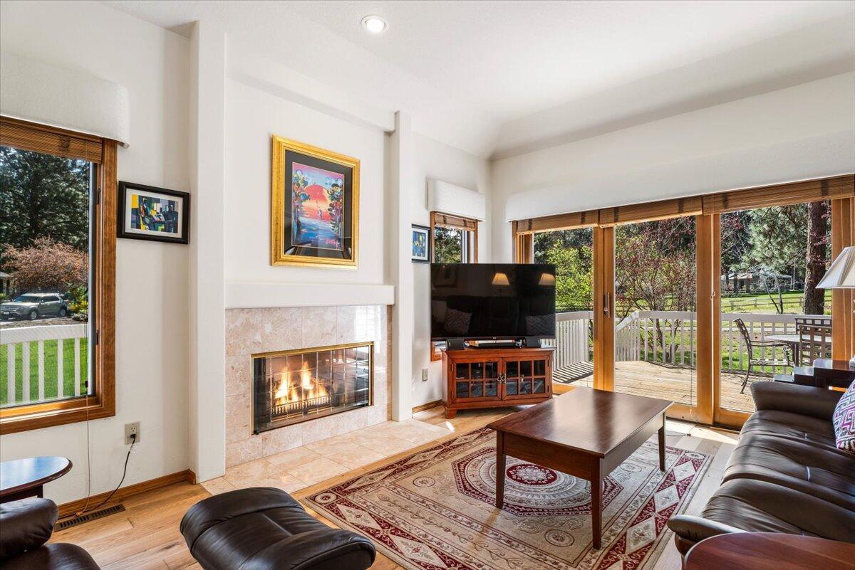 60877 Willow Creek Loop