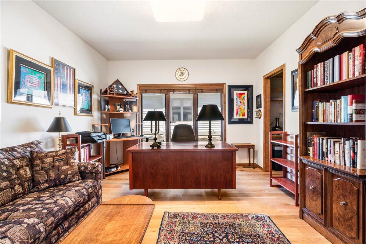 60877 Willow Creek Loop