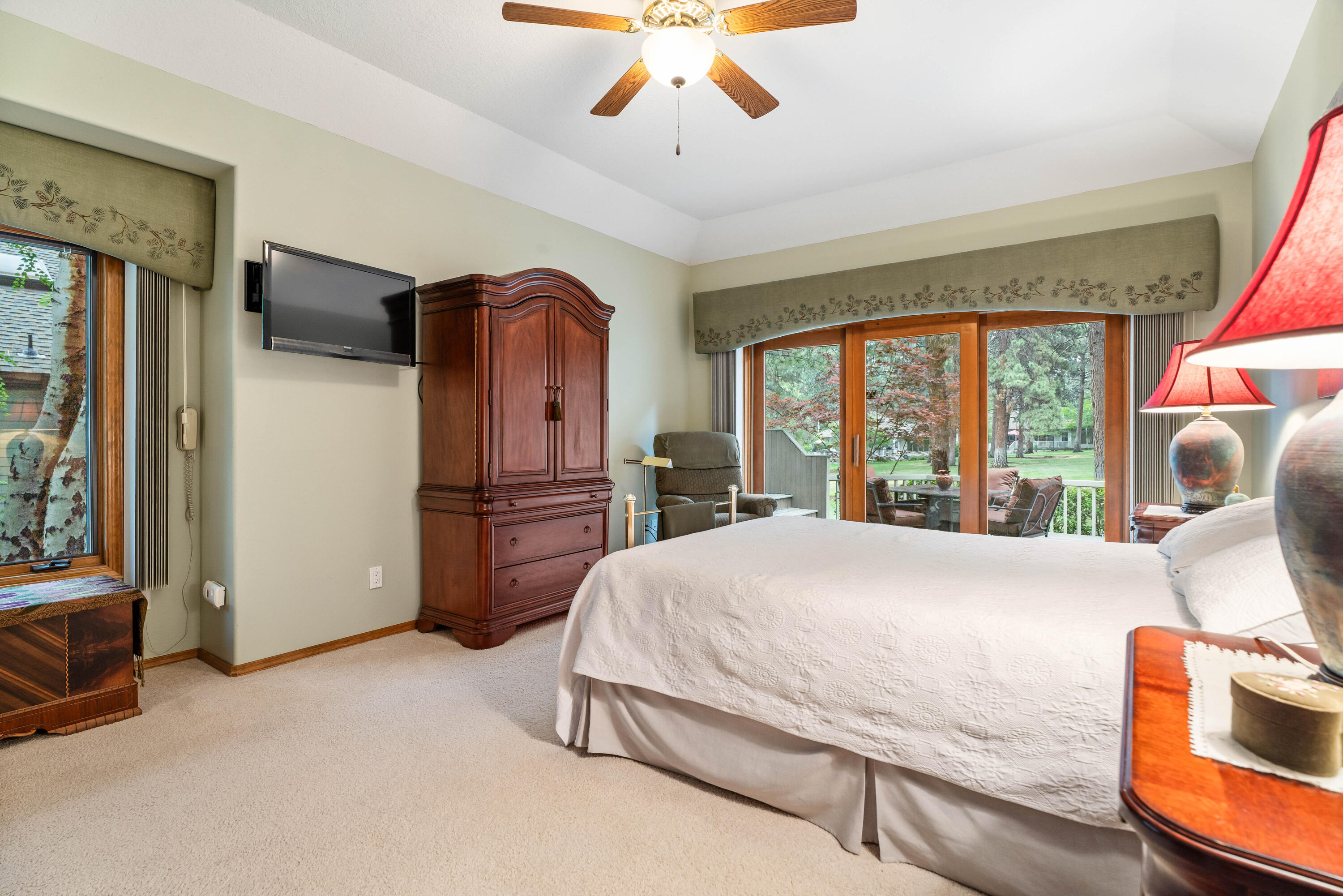 60724 Willow Creek Loop