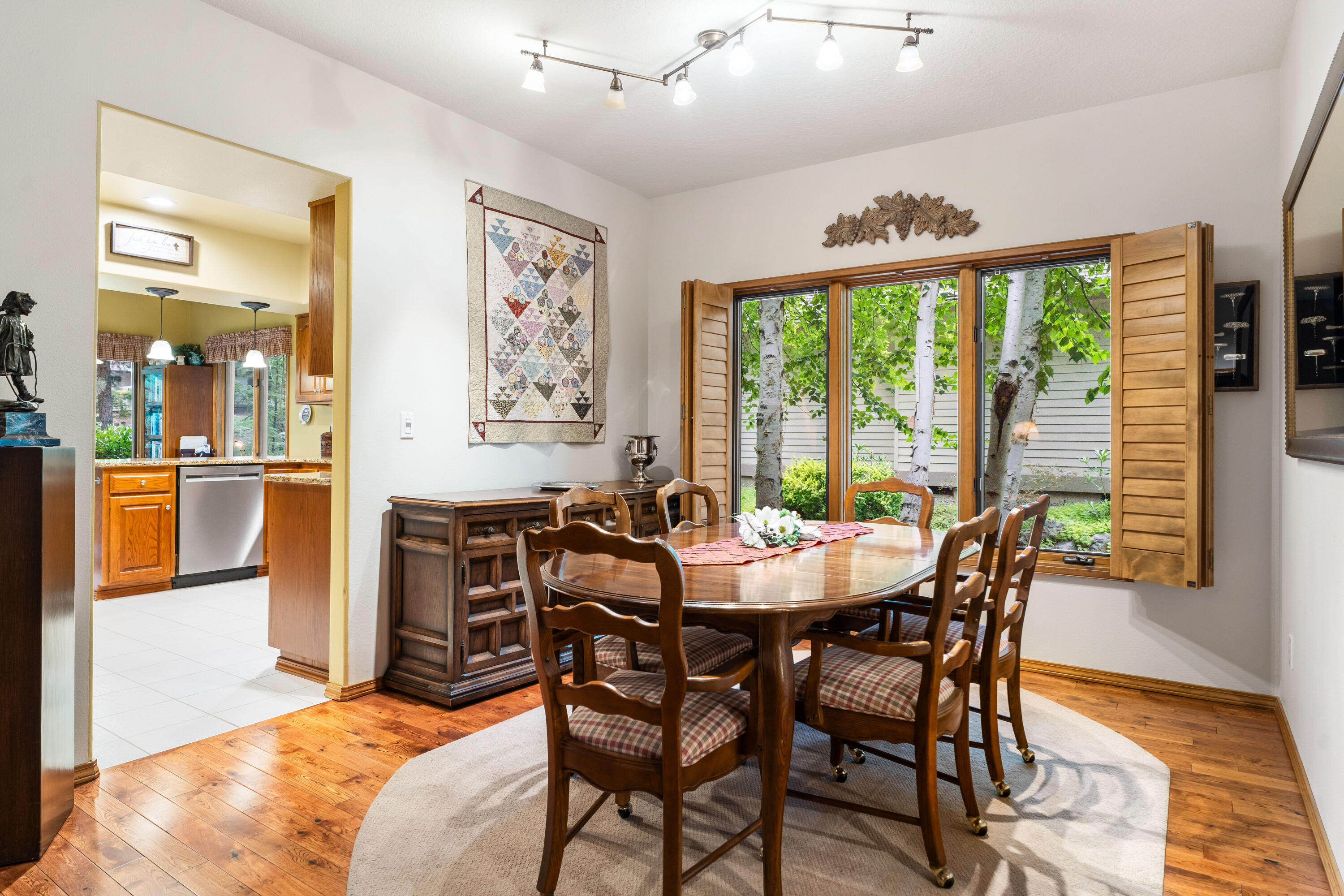 60724 Willow Creek Loop