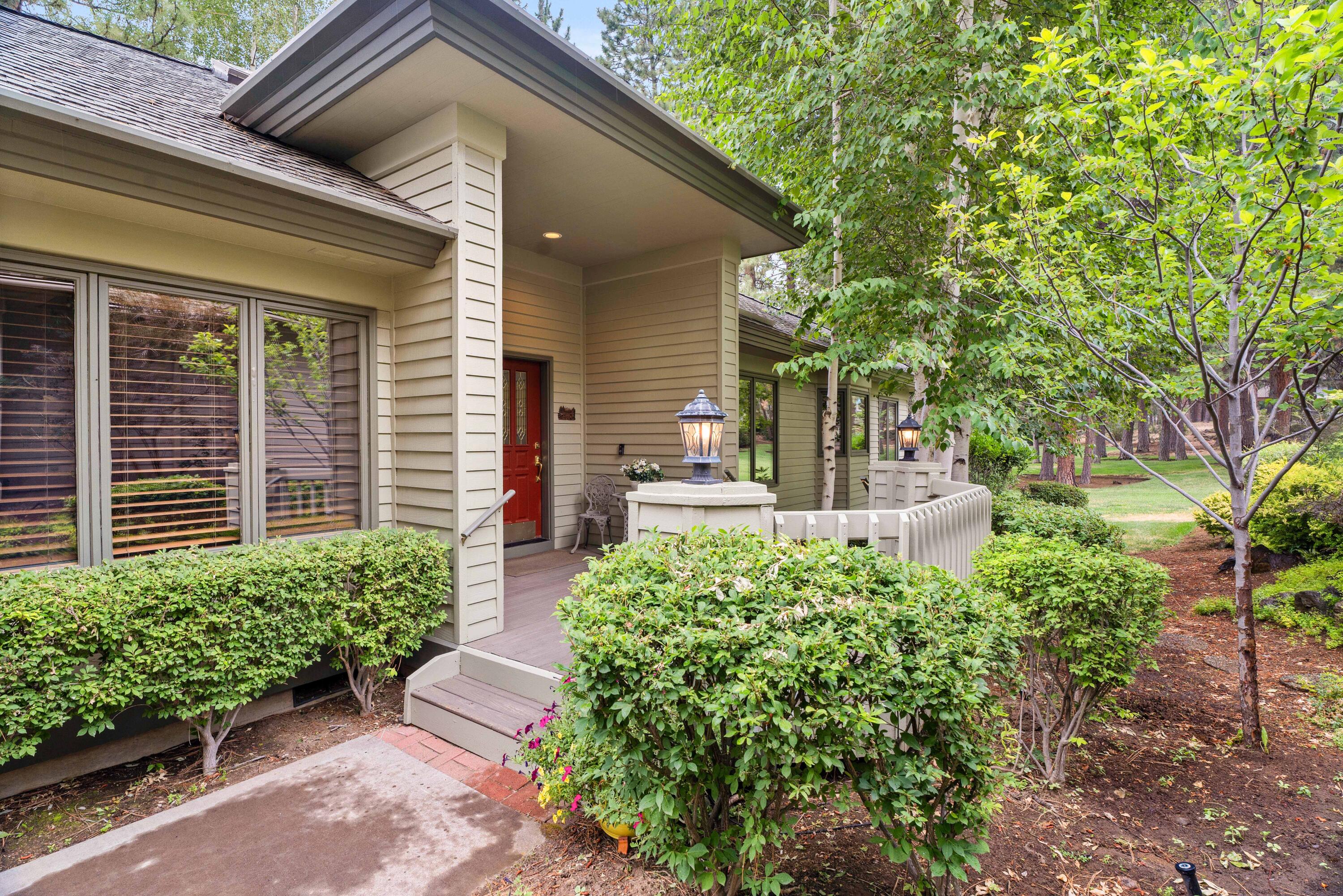 60724 Willow Creek Loop