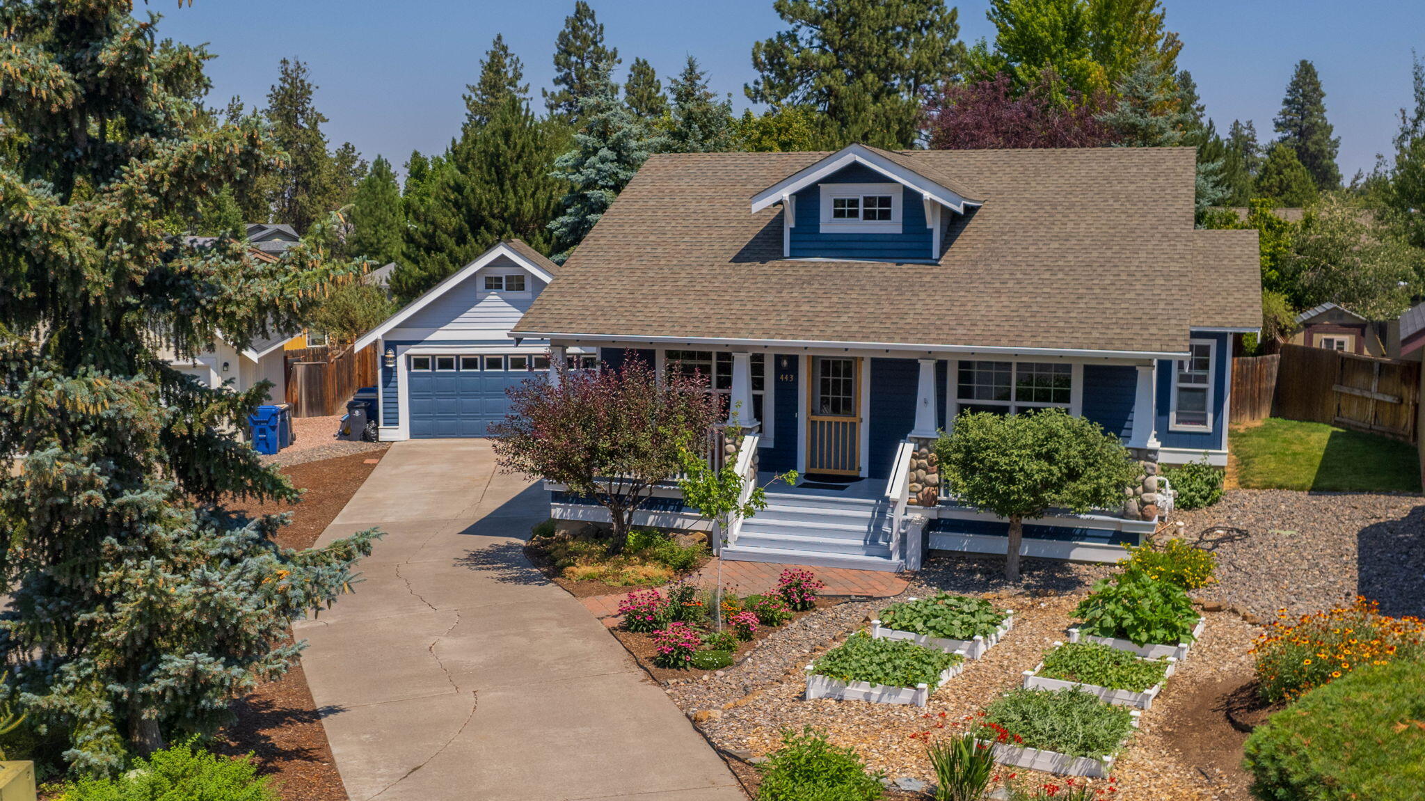 443 SW Hillwood Court