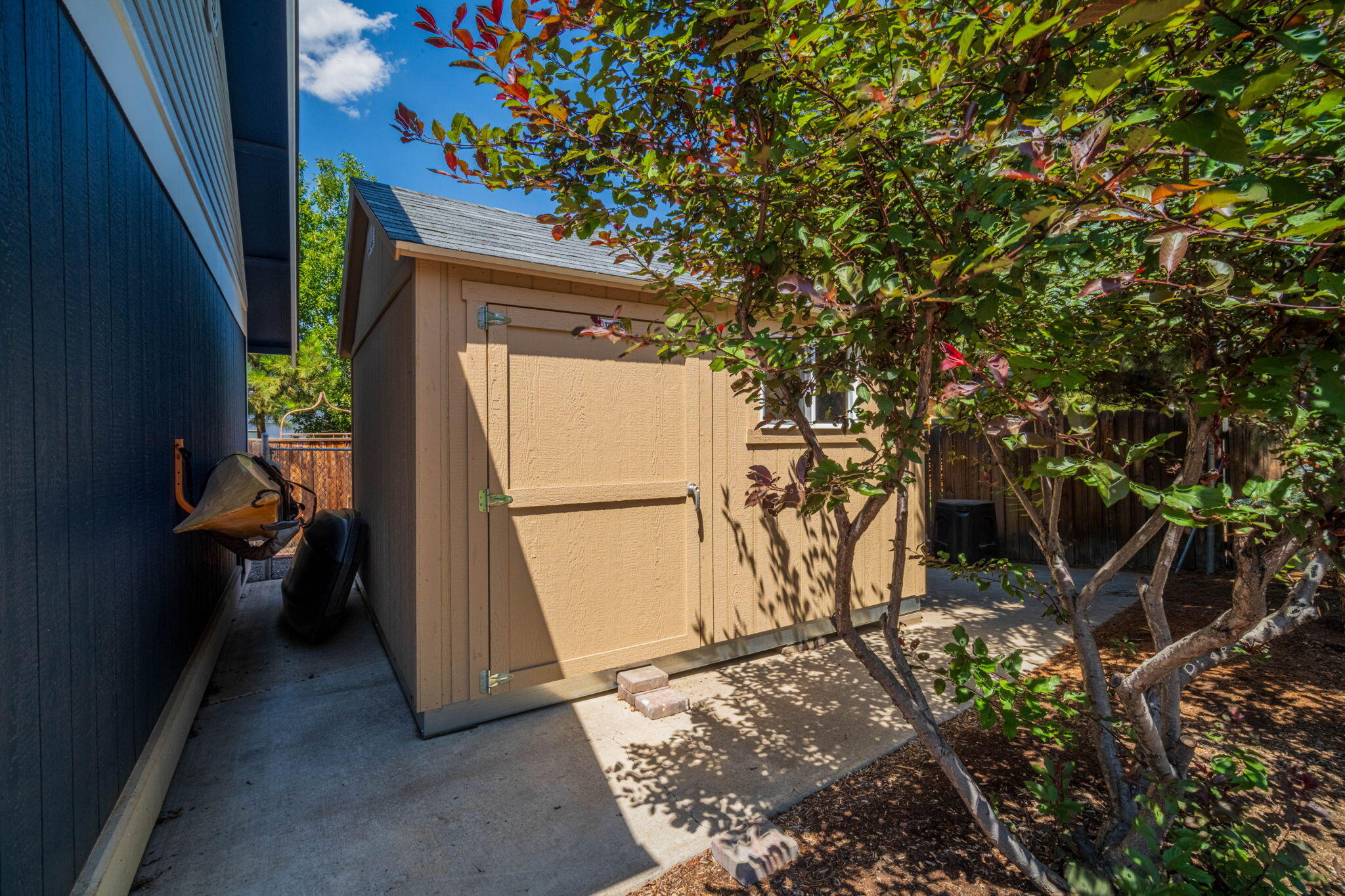 443 SW Hillwood Court