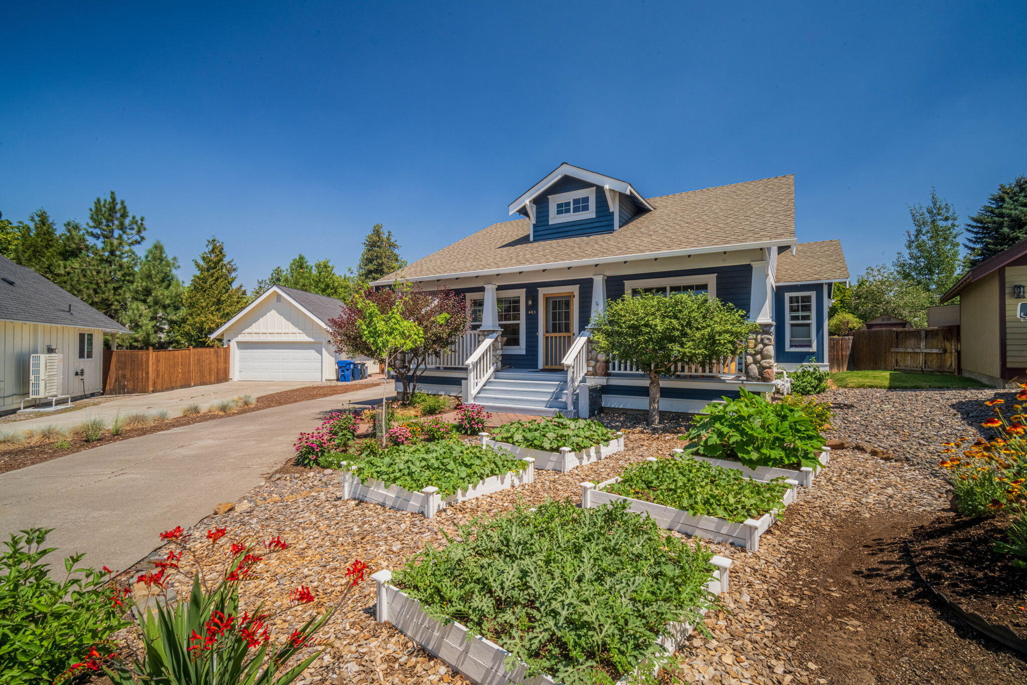 443 SW Hillwood Court