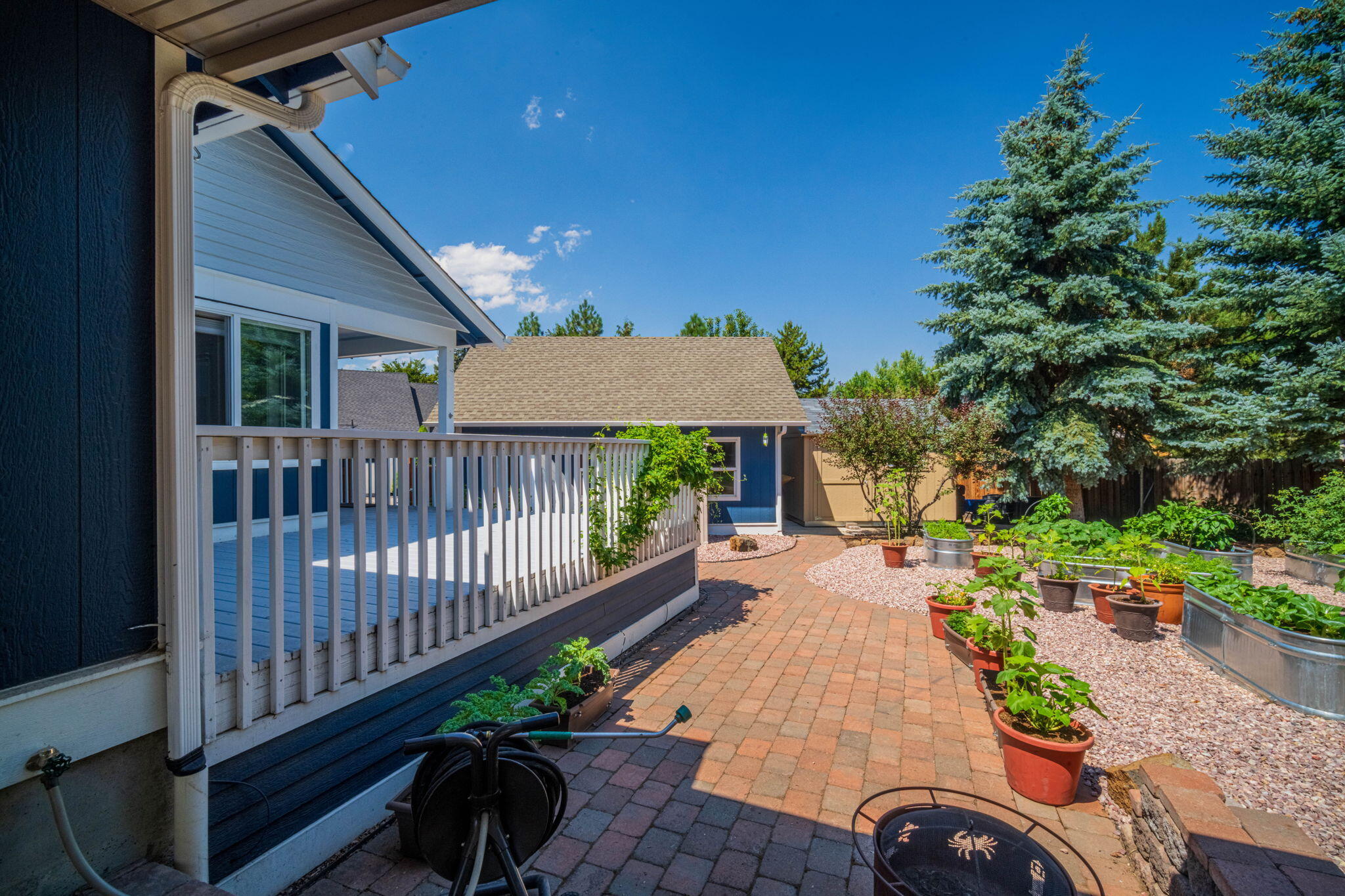 443 SW Hillwood Court
