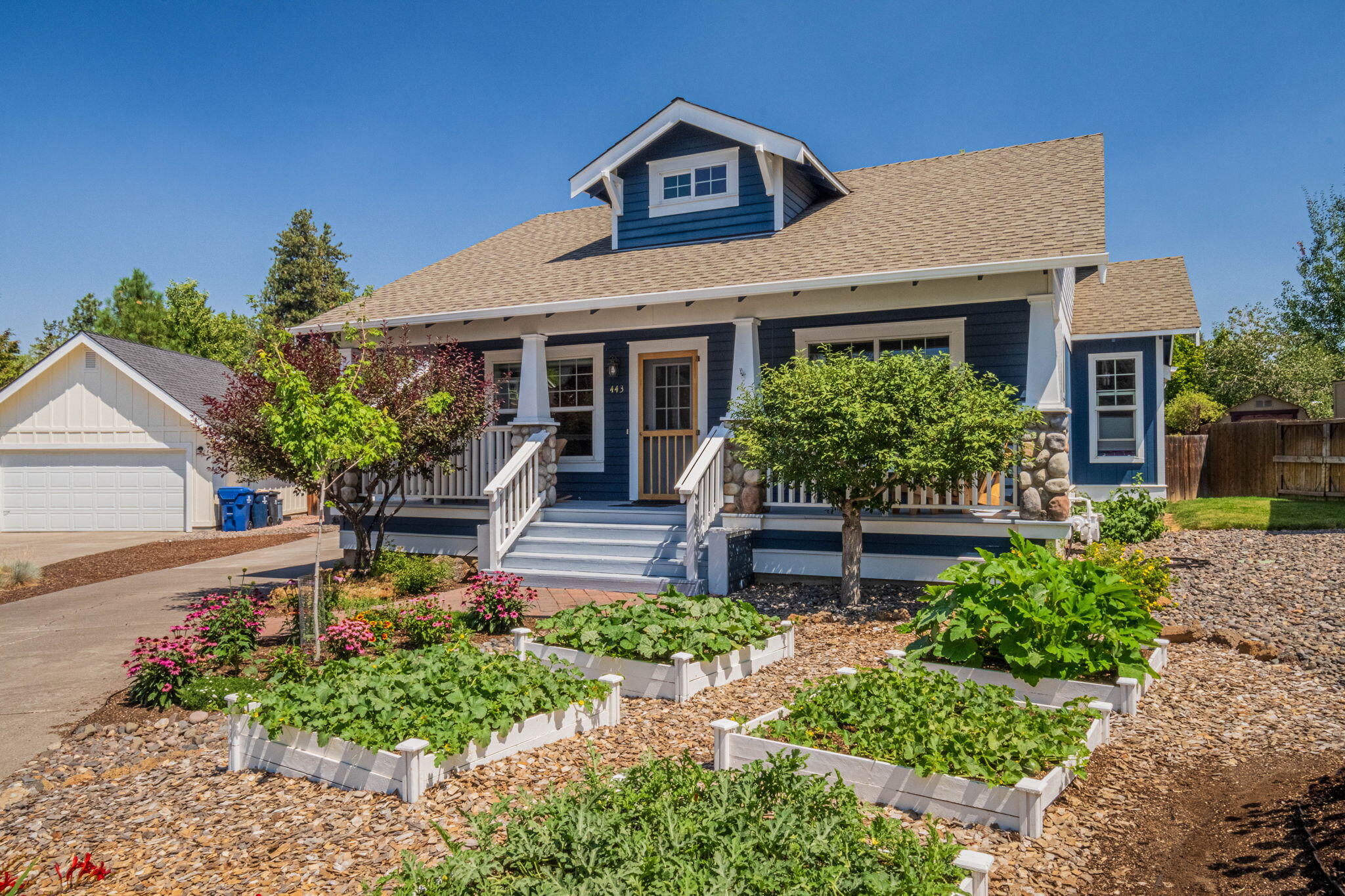 443 SW Hillwood Court