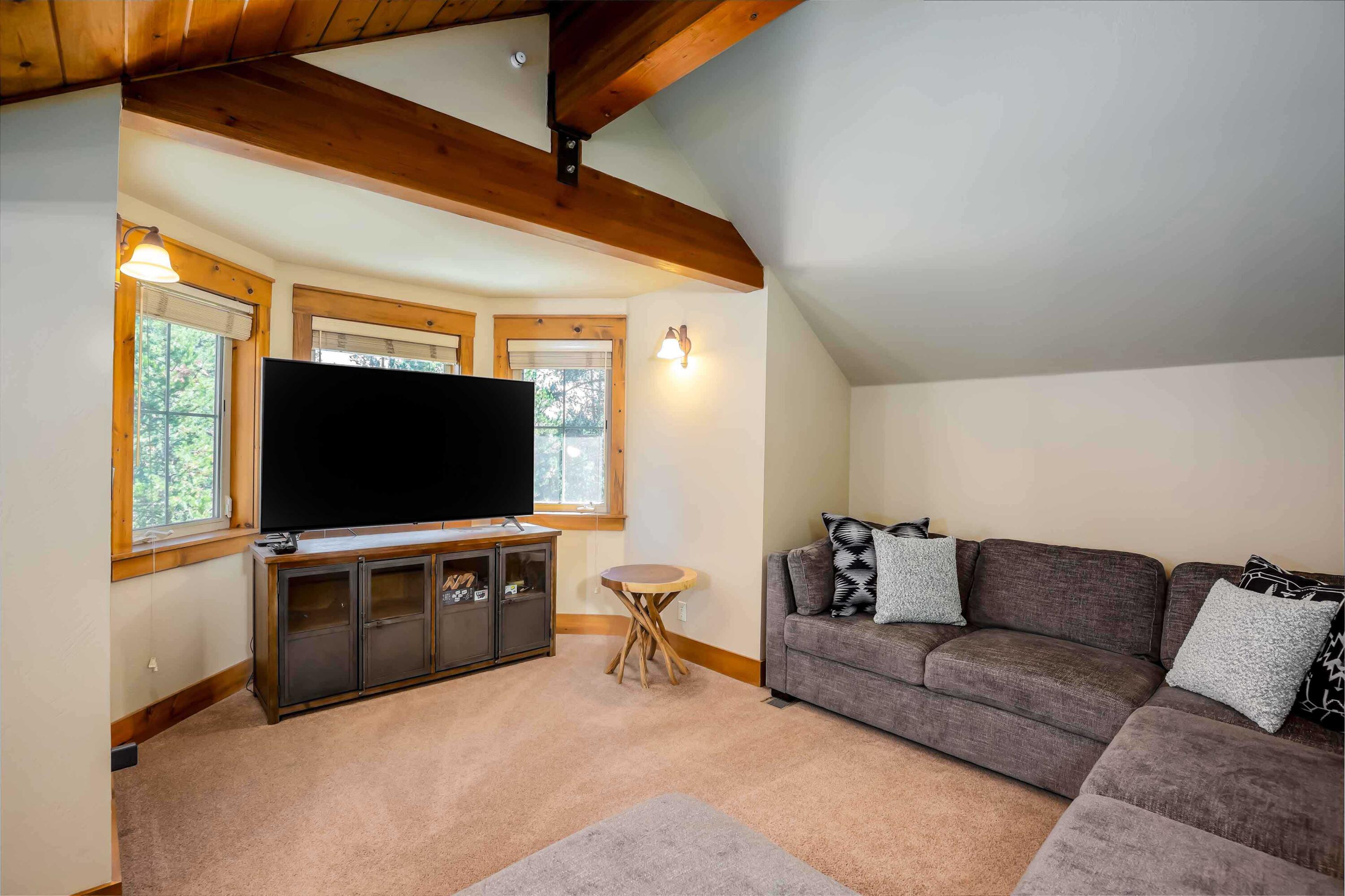 57620 Holly Lane