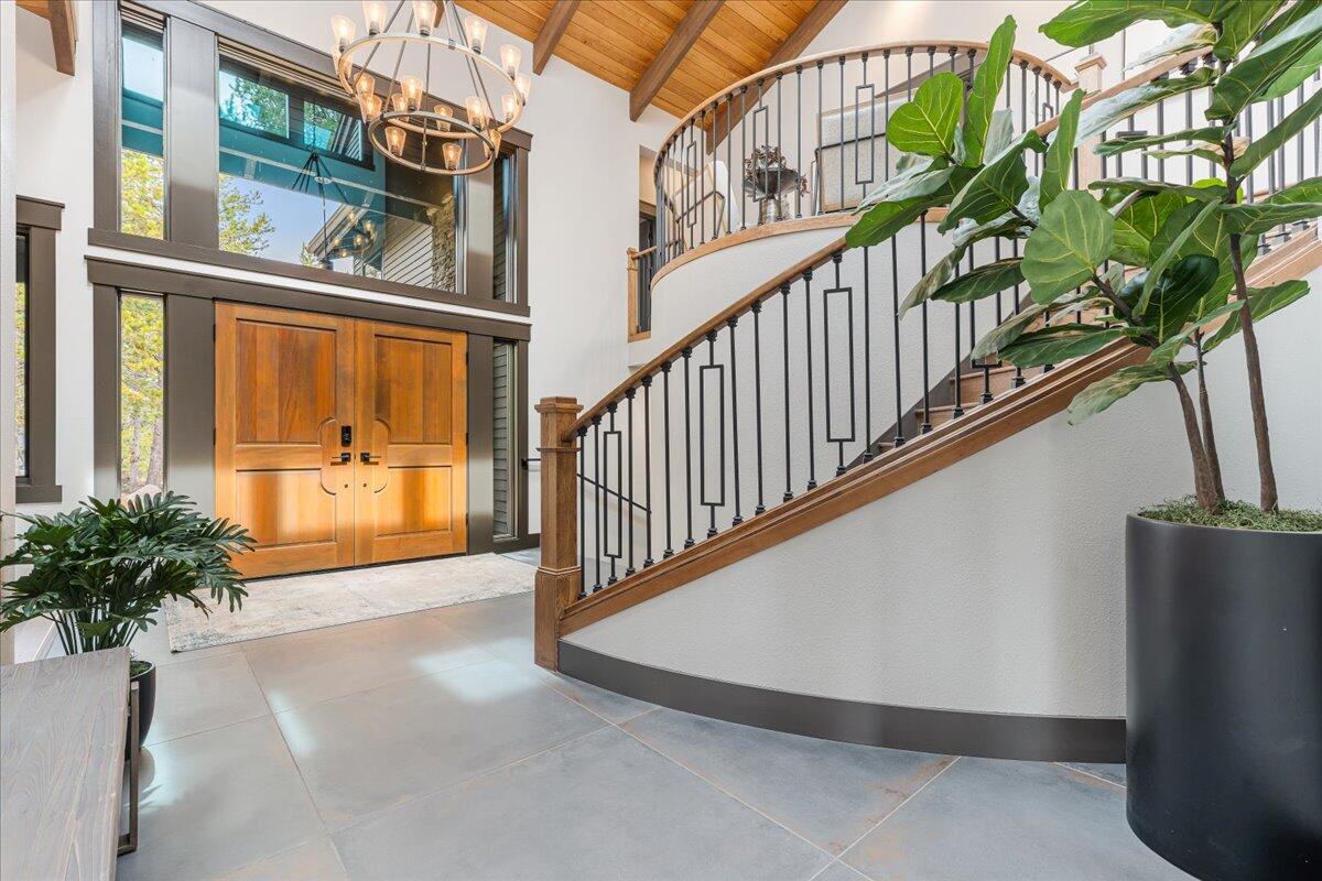 57688 Vine Maple Lane