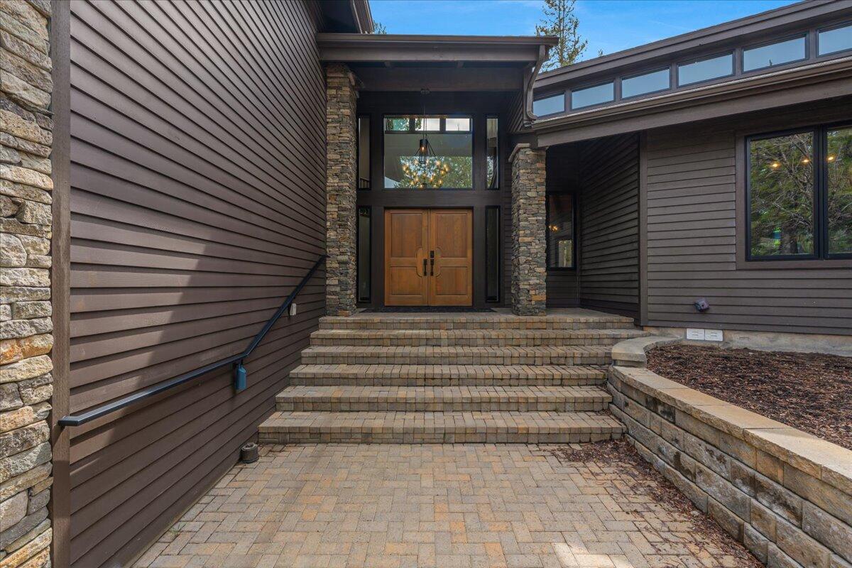 57688 Vine Maple Lane