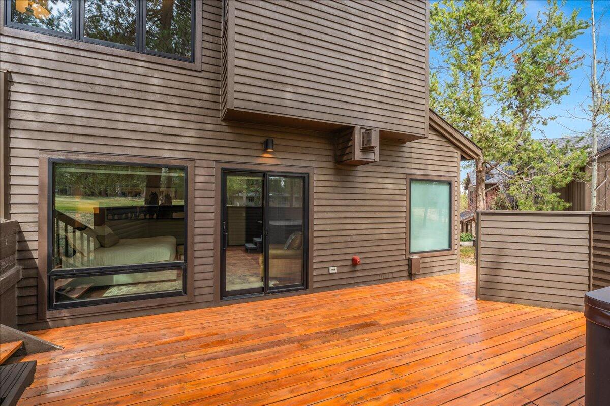 57688 Vine Maple Lane