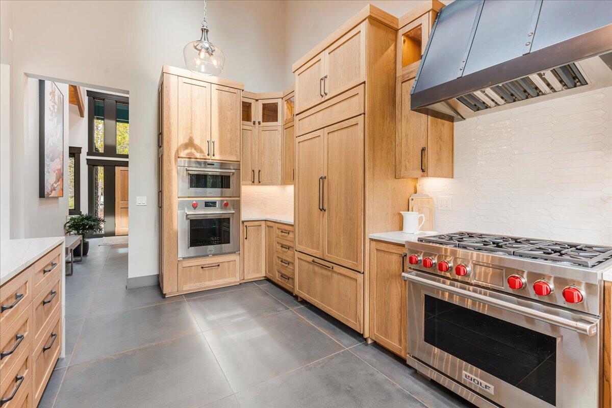 57688 Vine Maple Lane