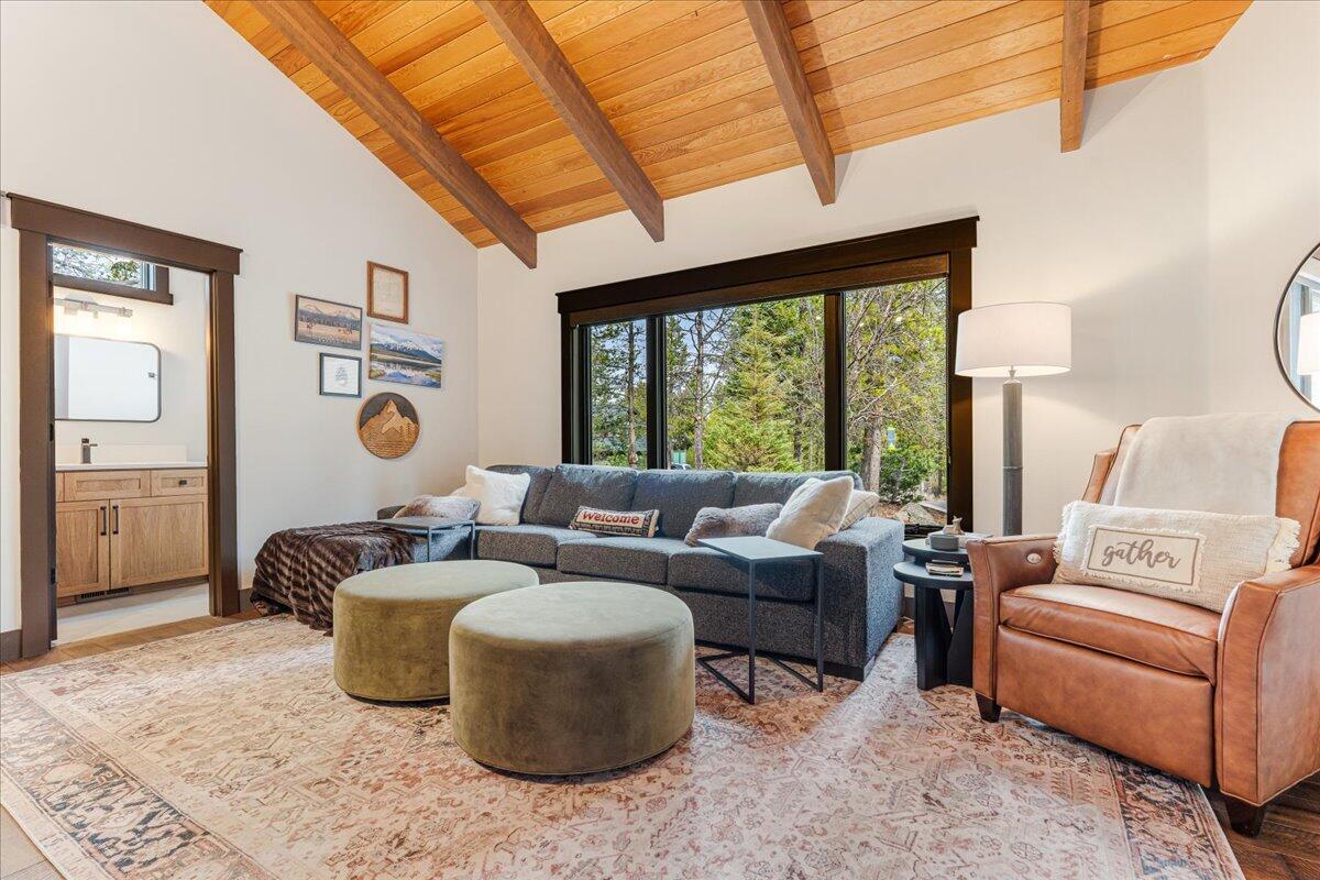57688 Vine Maple Lane