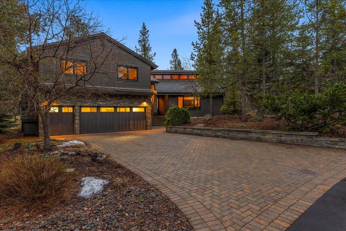 57688 Vine Maple Lane