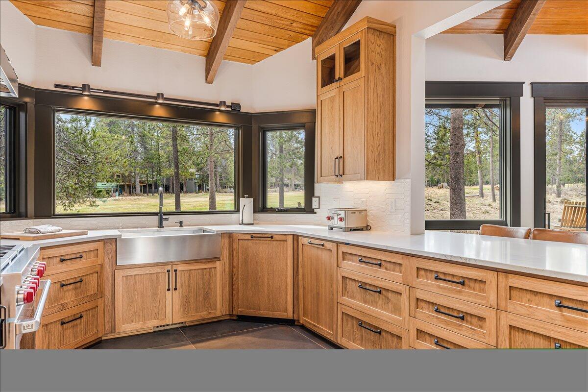 57688 Vine Maple Lane