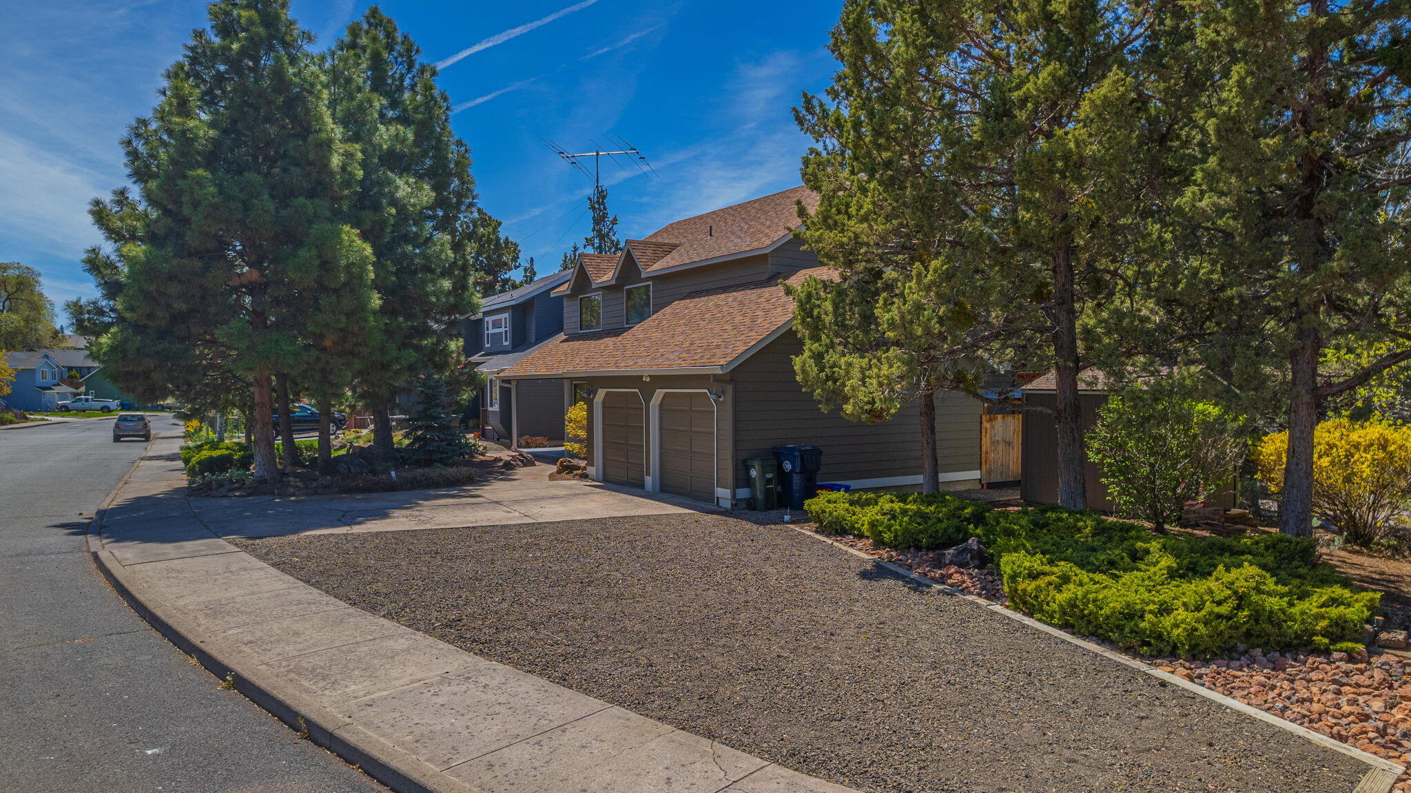 2561 NE 6th Street