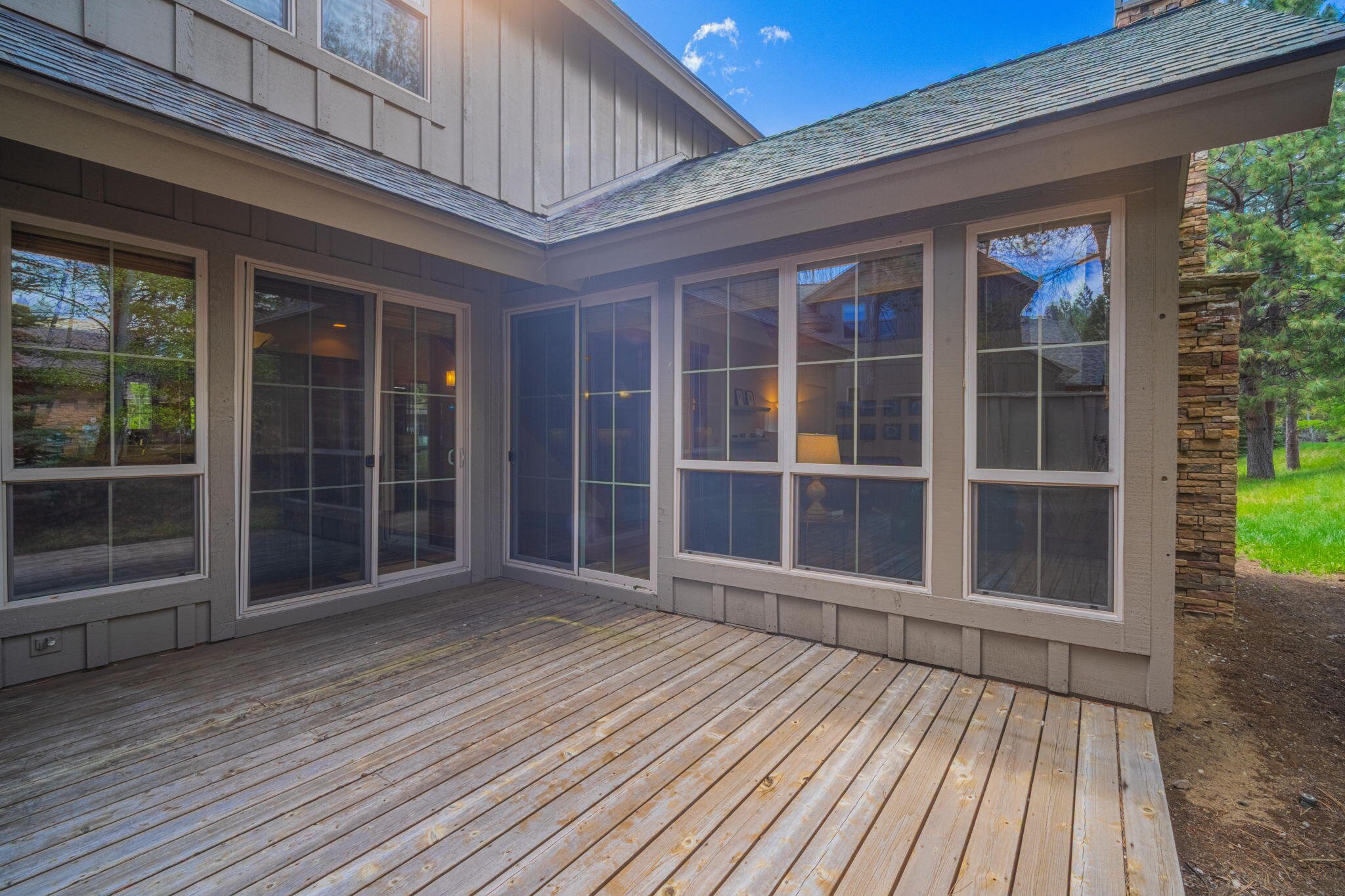 57178  Evergreen Loop, 24