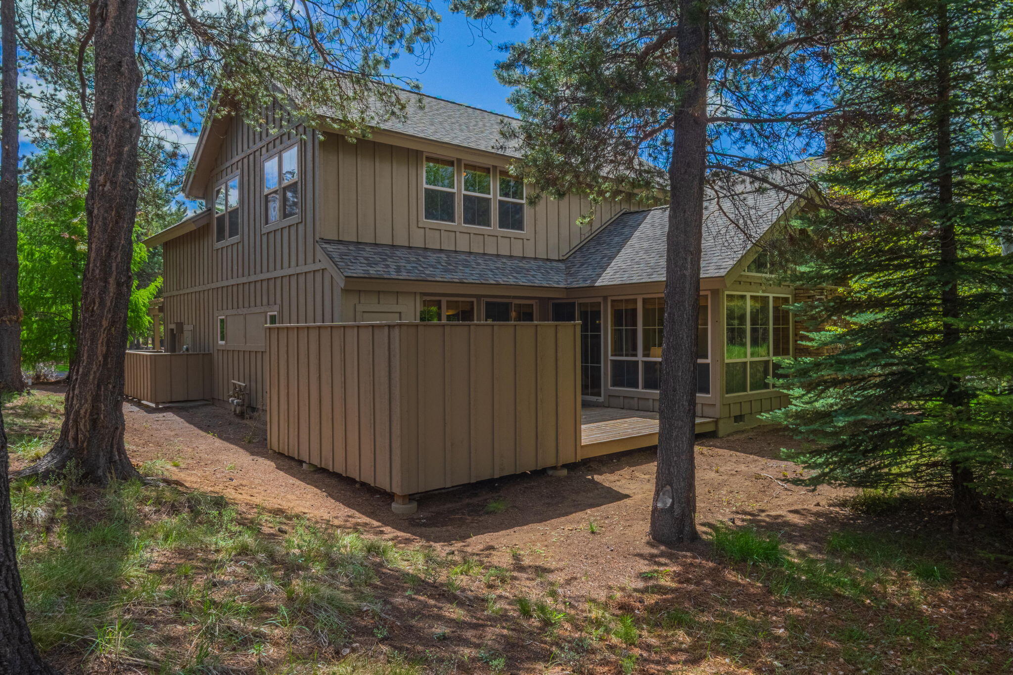 57178  Evergreen Loop, 24