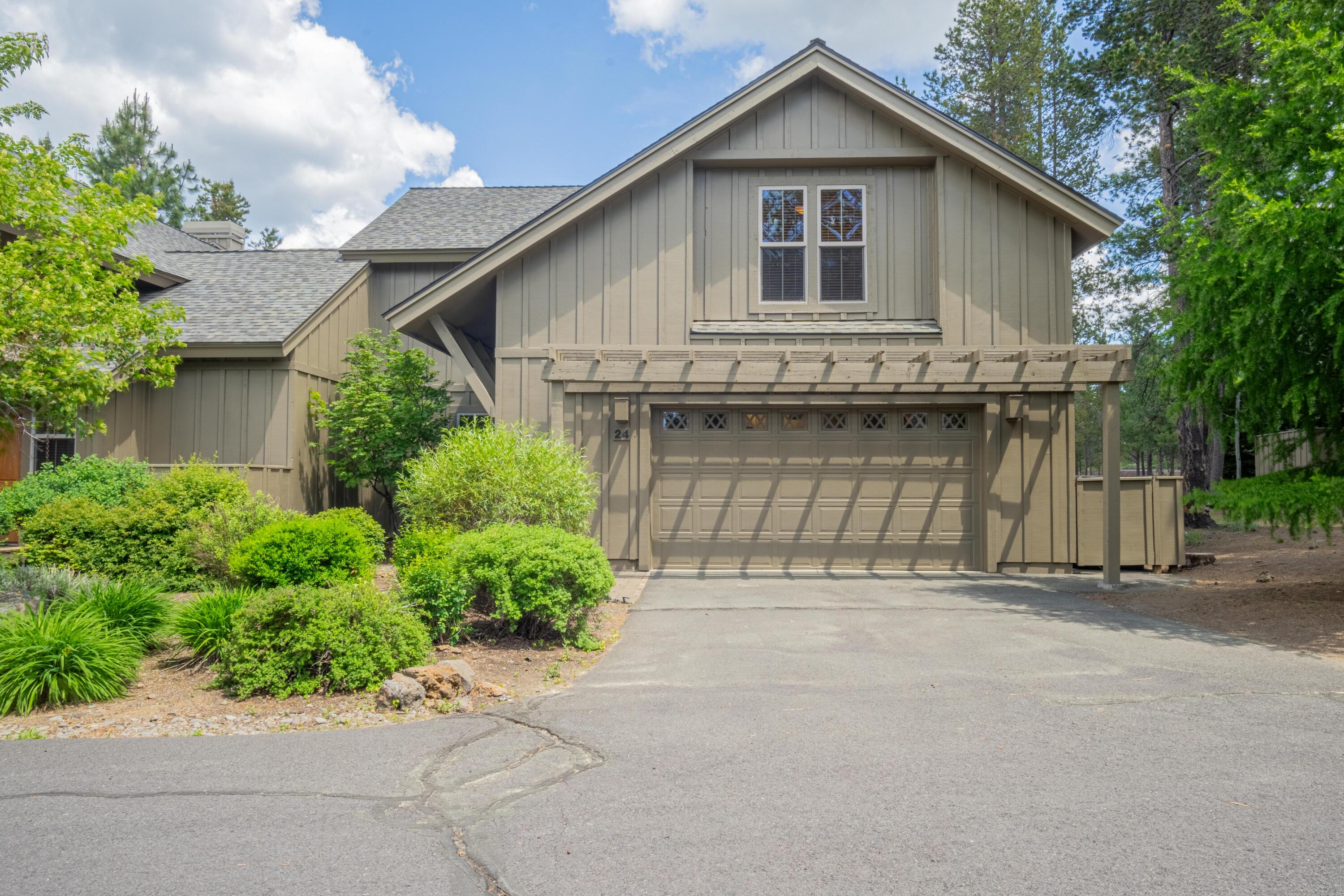 57178  Evergreen Loop, 24