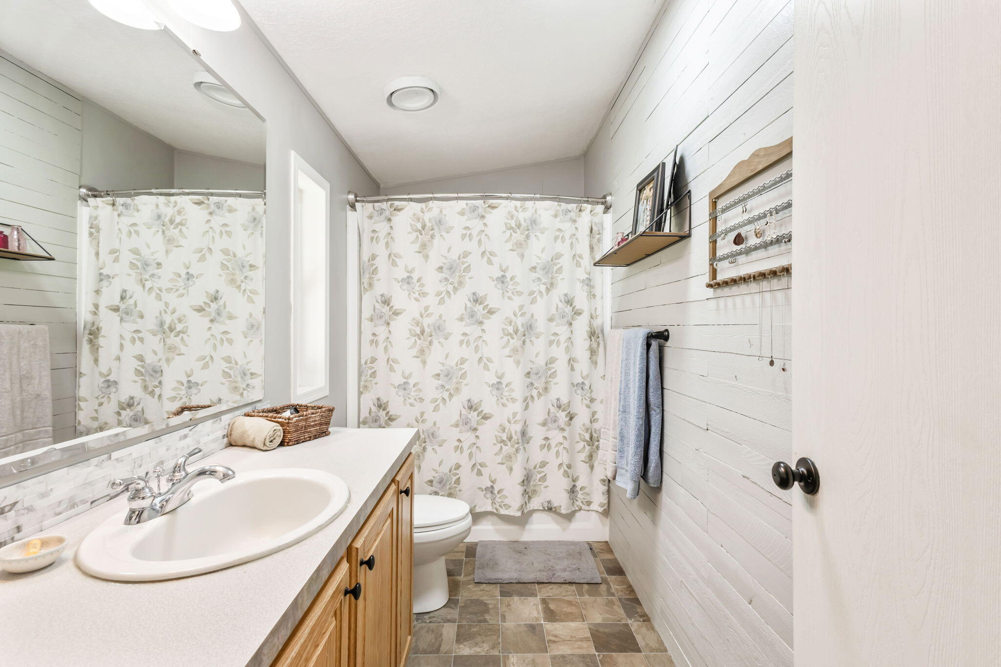 16133 Del Pino Drive