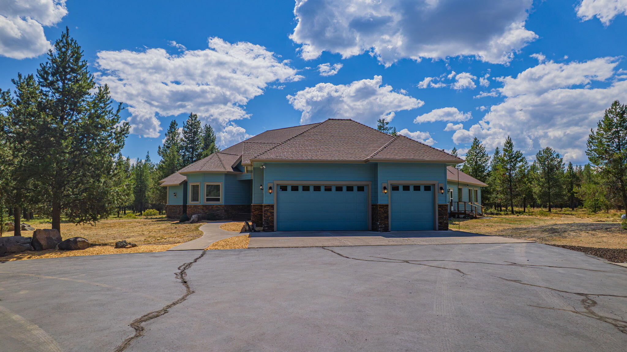 17045 Shawnee Circle