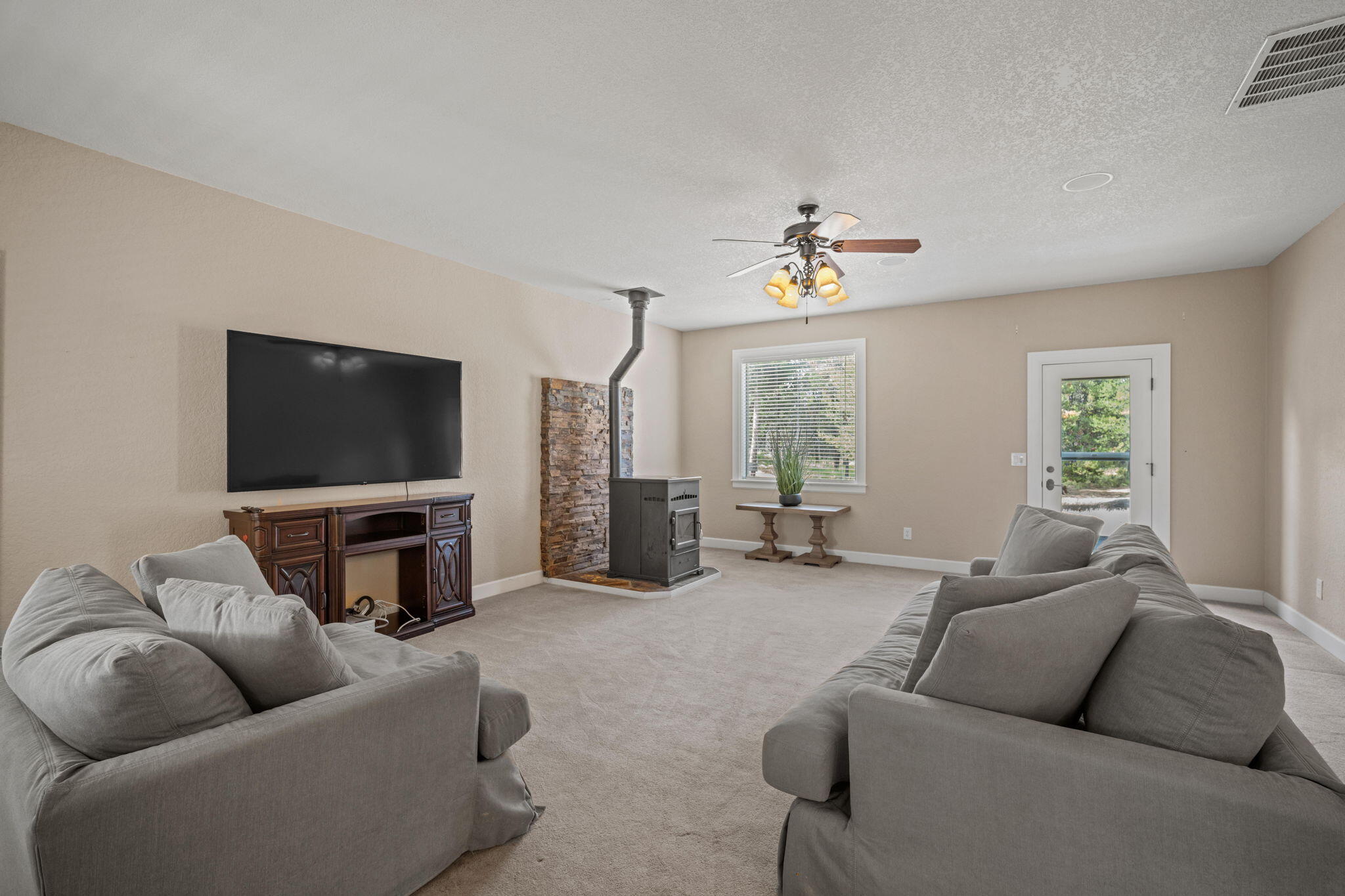 17045 Shawnee Circle