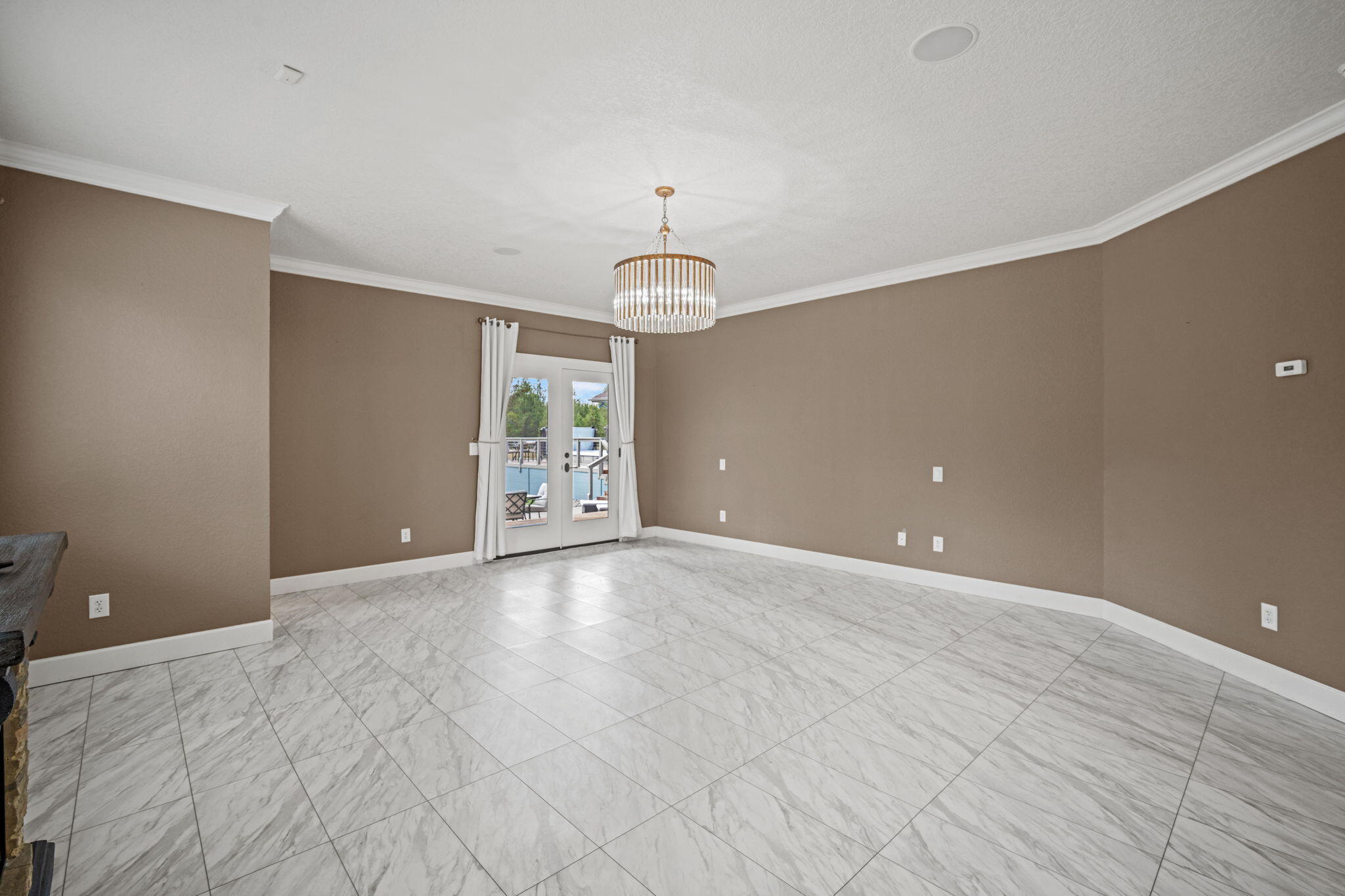 17045 Shawnee Circle