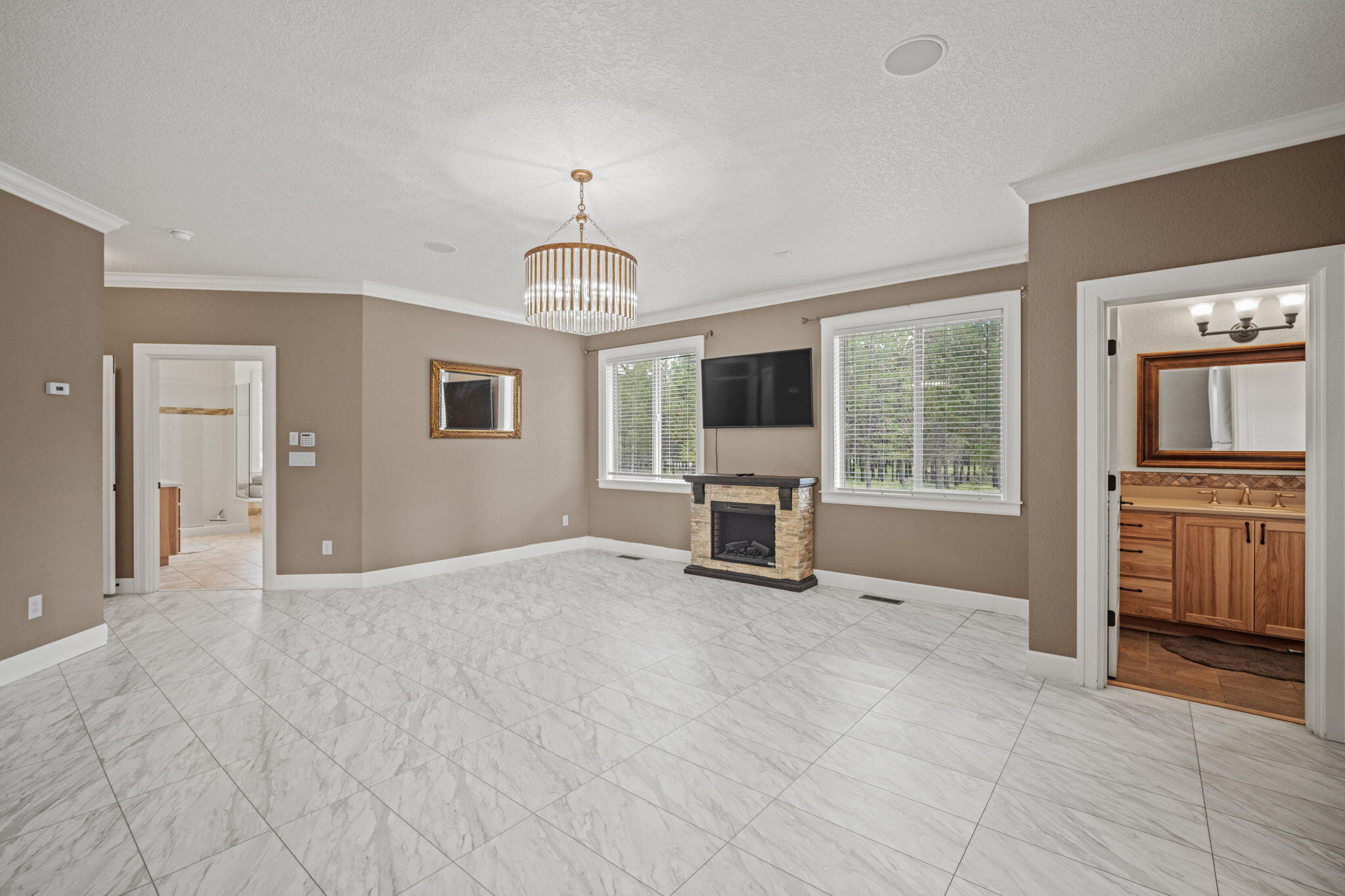 17045 Shawnee Circle