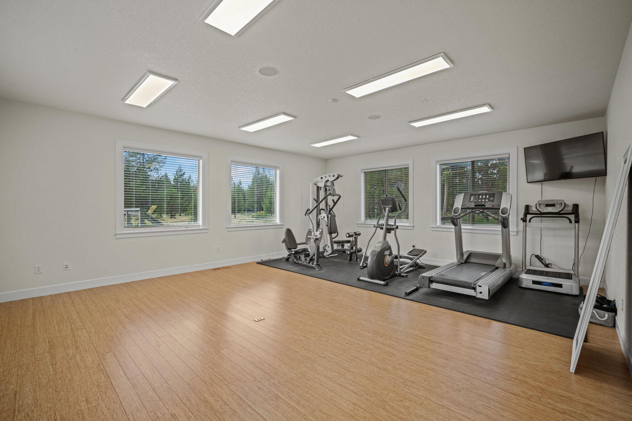 17045 Shawnee Circle