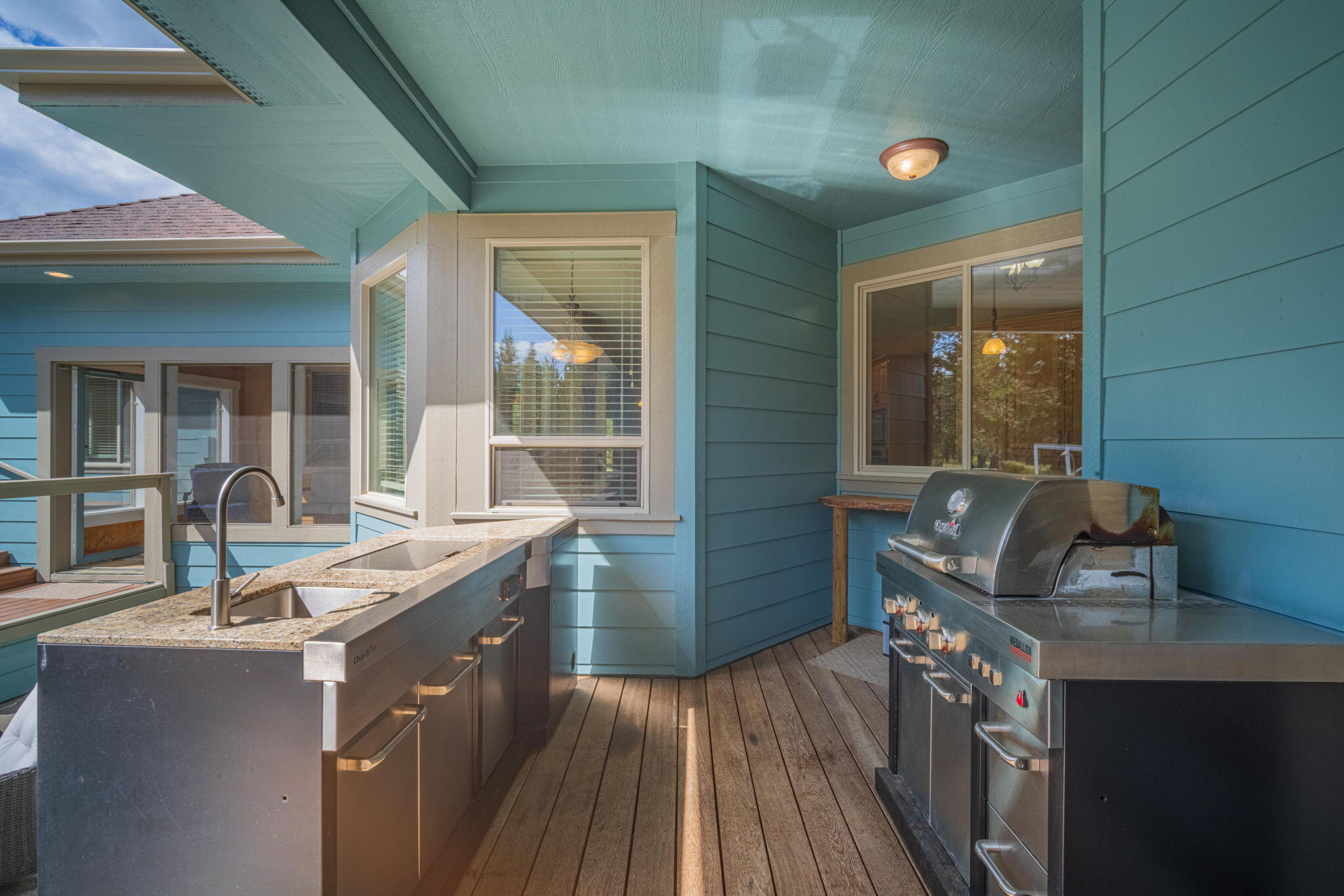 17045 Shawnee Circle