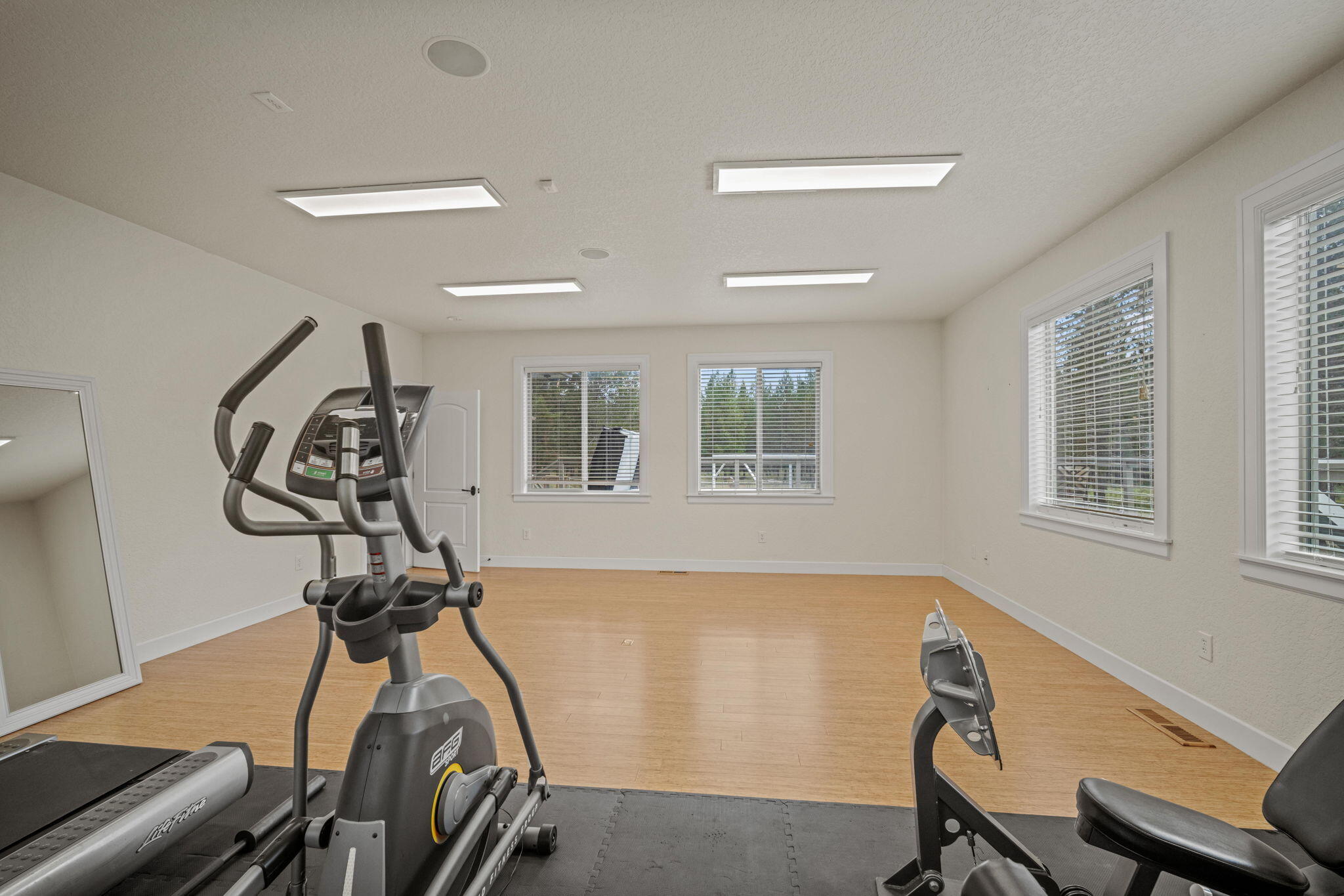 17045 Shawnee Circle