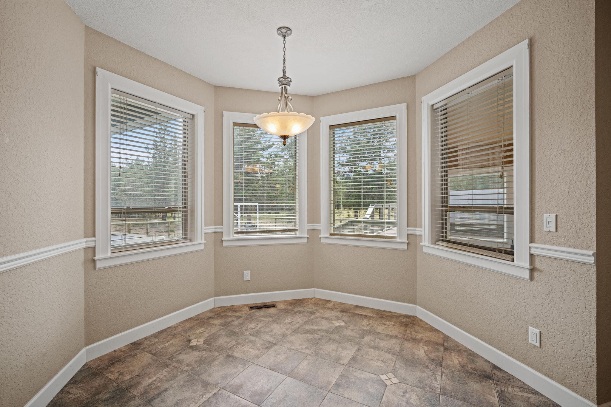 17045 Shawnee Circle