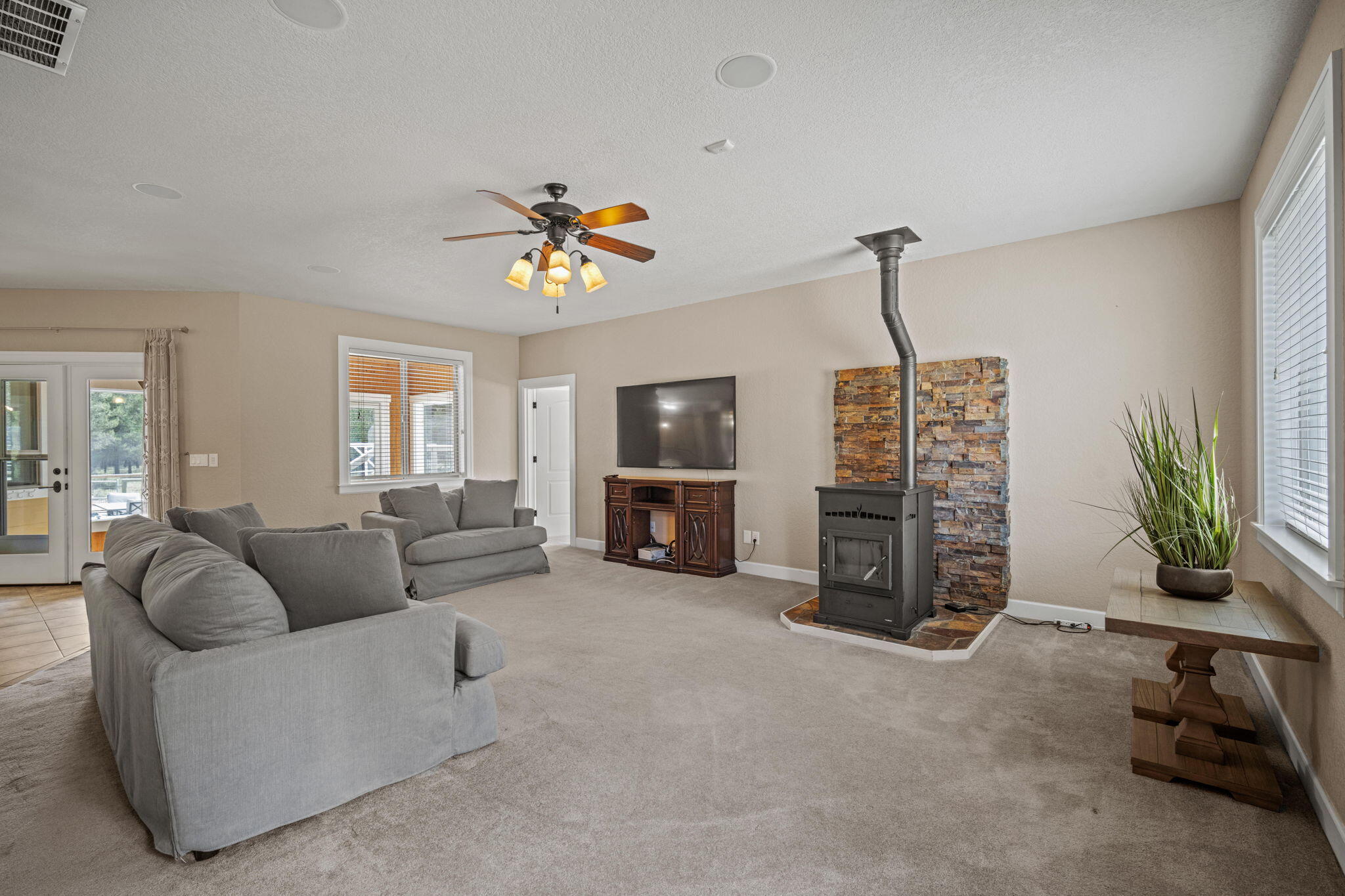 17045 Shawnee Circle