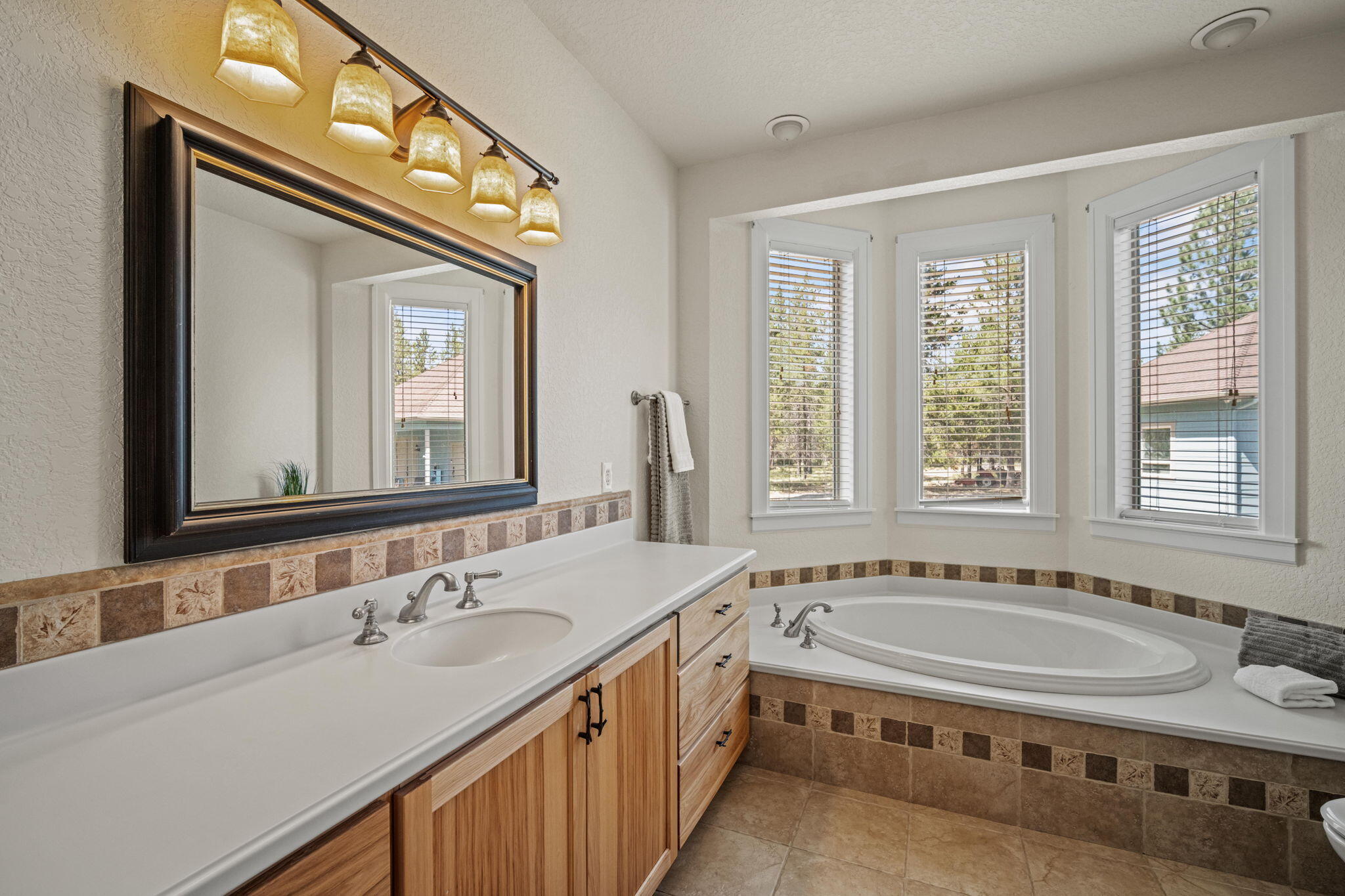 17045 Shawnee Circle