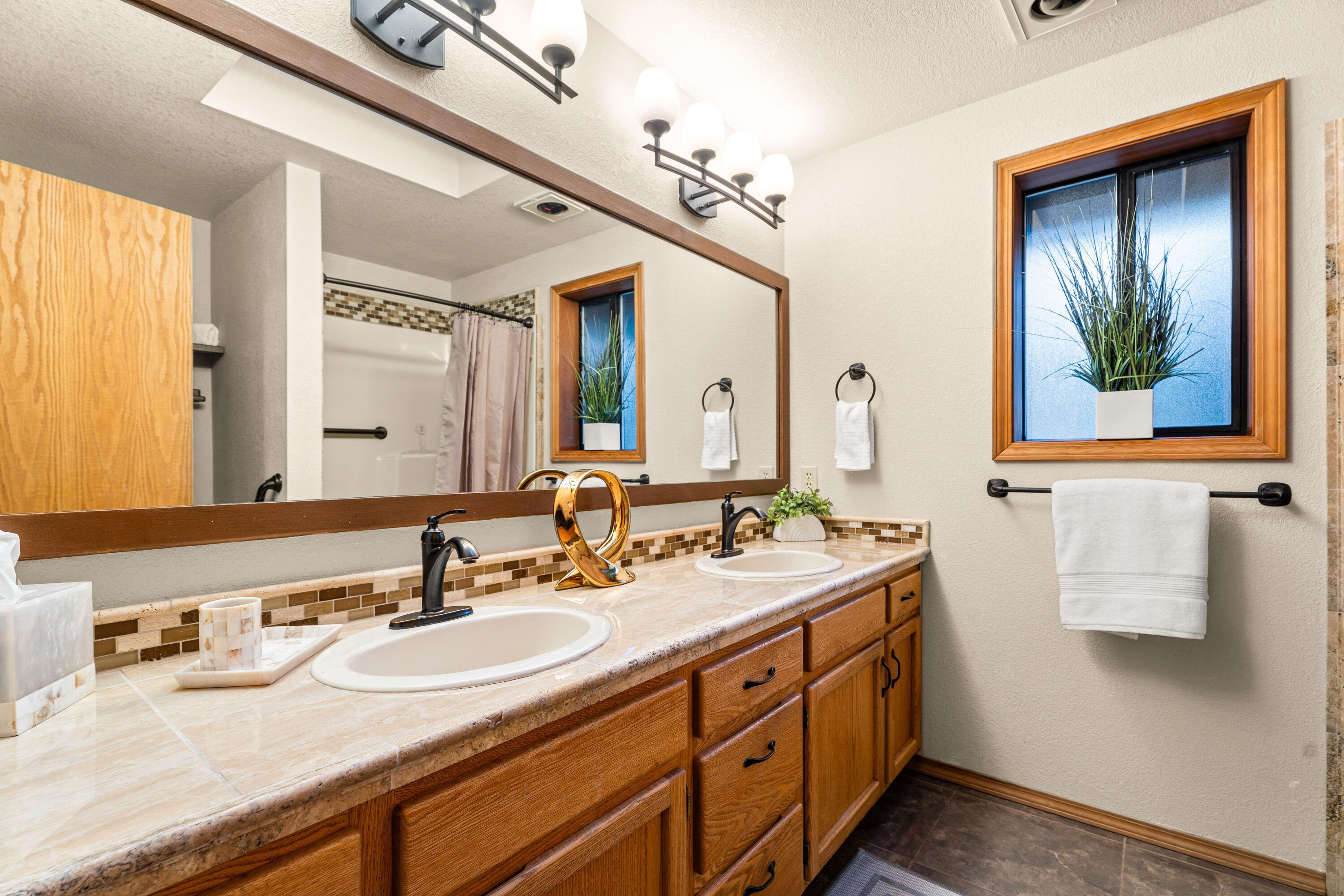 17956 Shadow Lane, 9