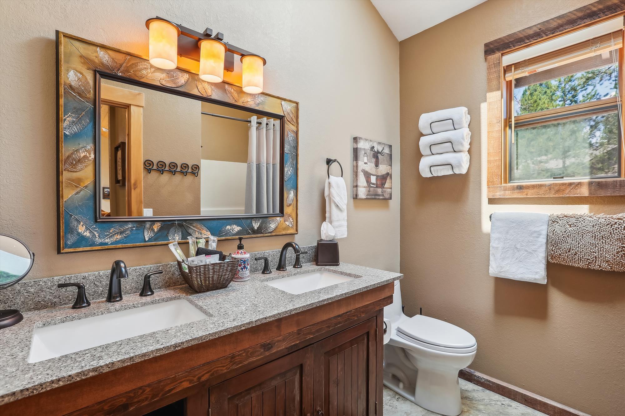 17755 Malheur Lane, 19