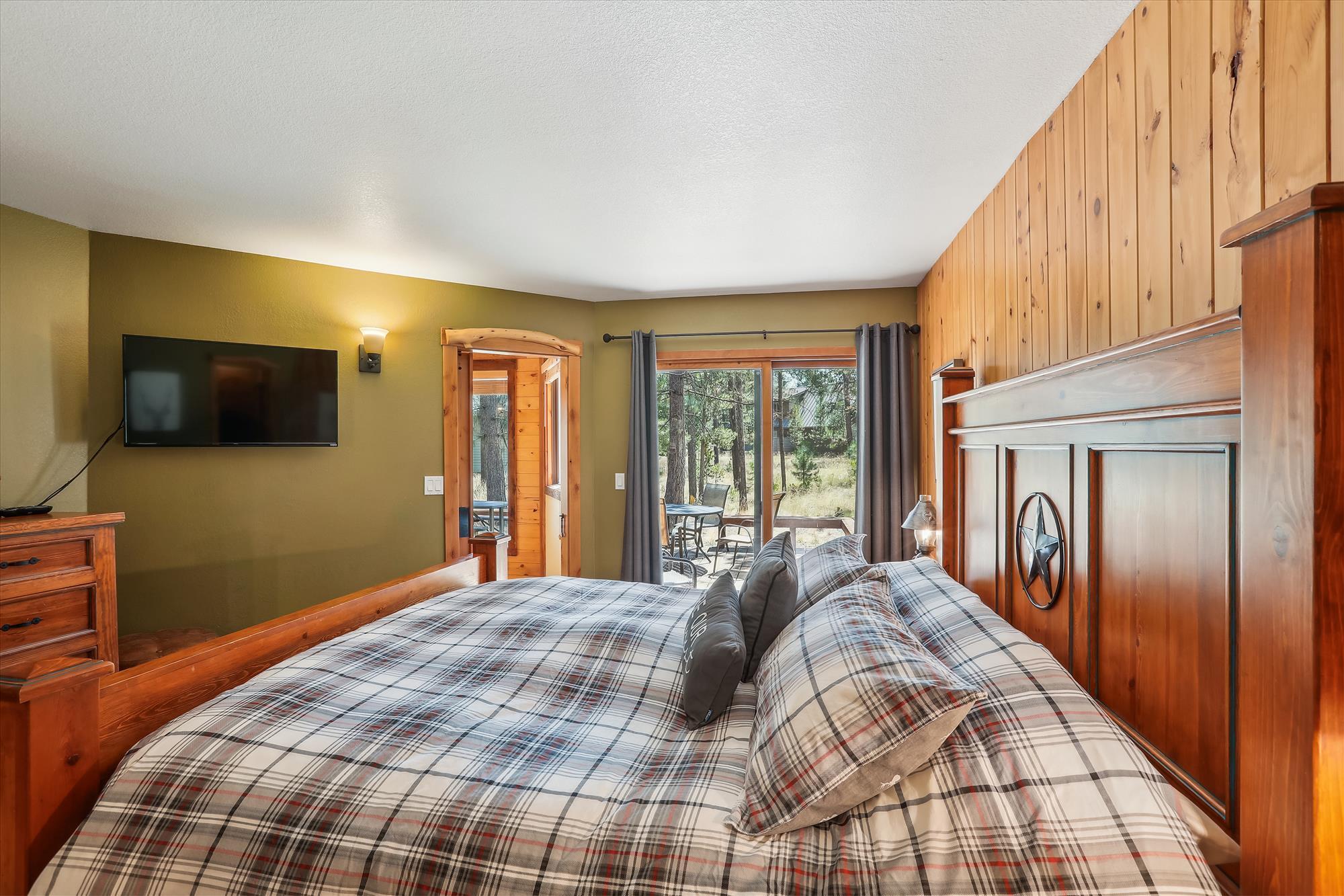 17755 Malheur Lane, 19