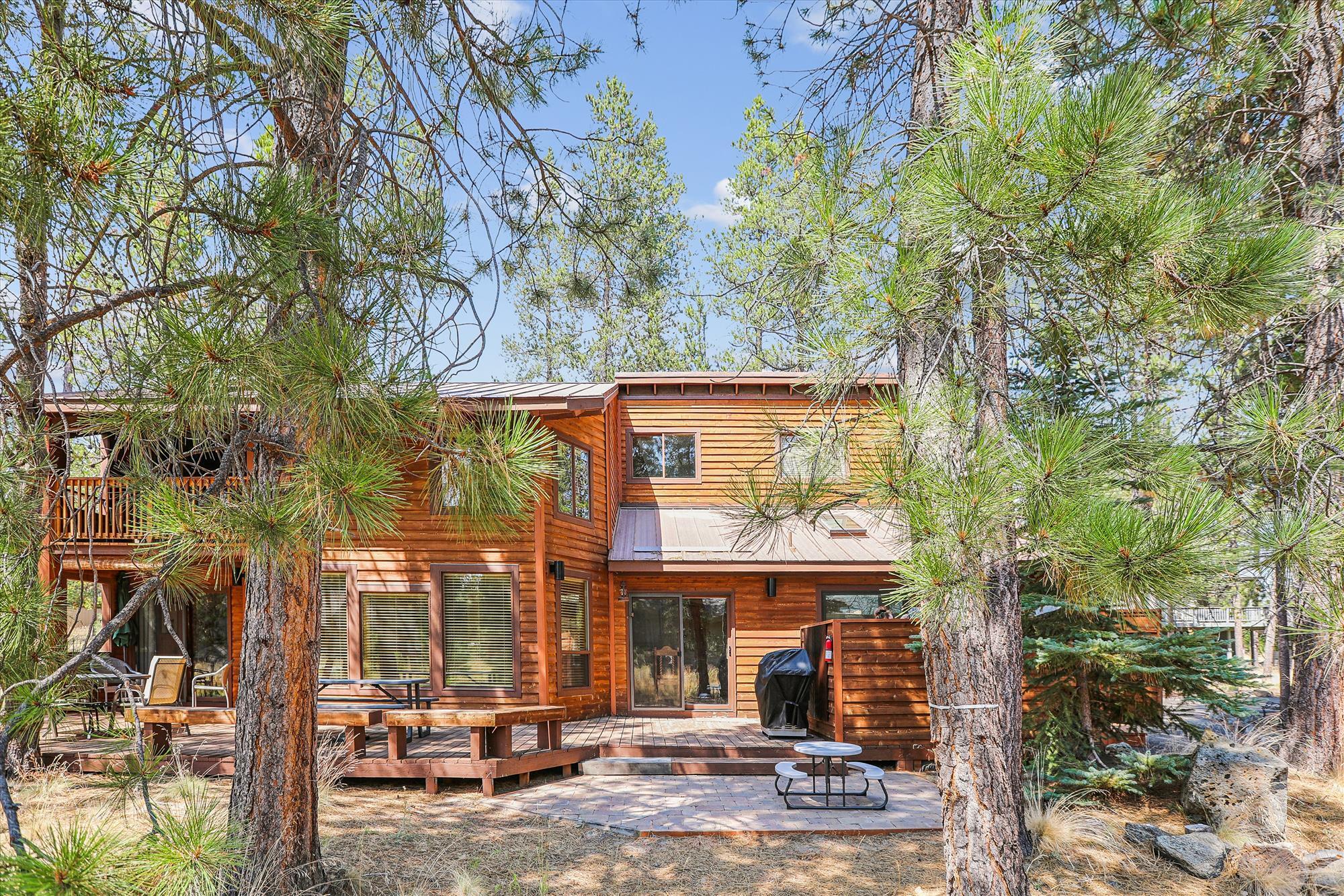 17755 Malheur Lane, 19