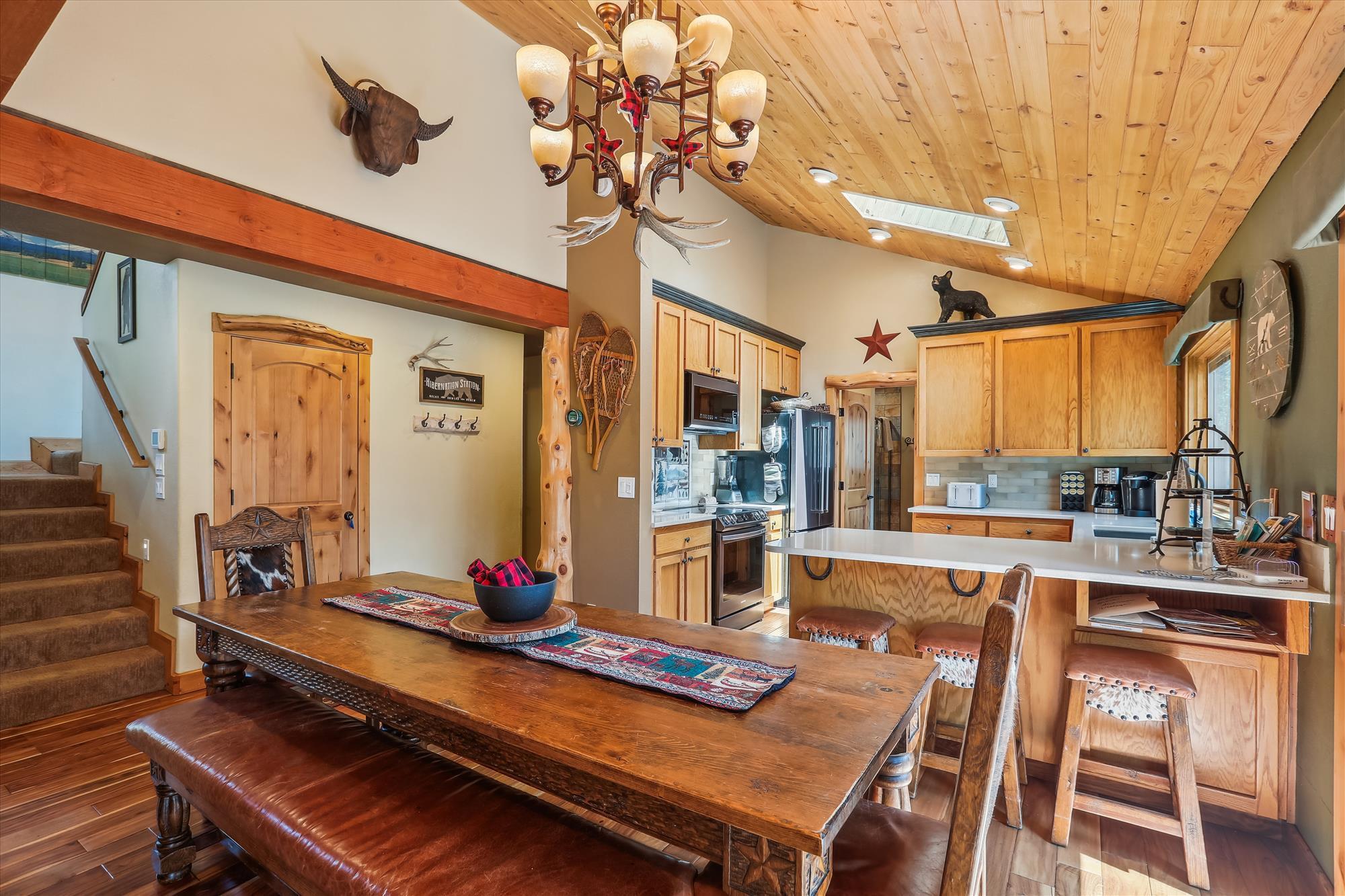 17755 Malheur Lane, 19