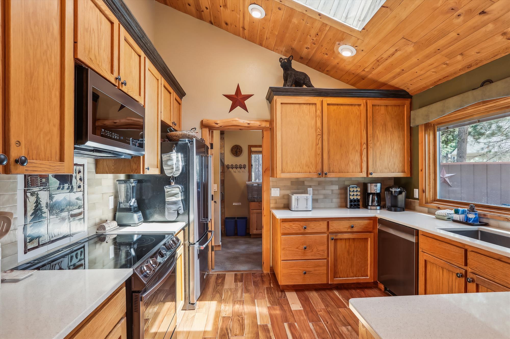 17755 Malheur Lane, 19