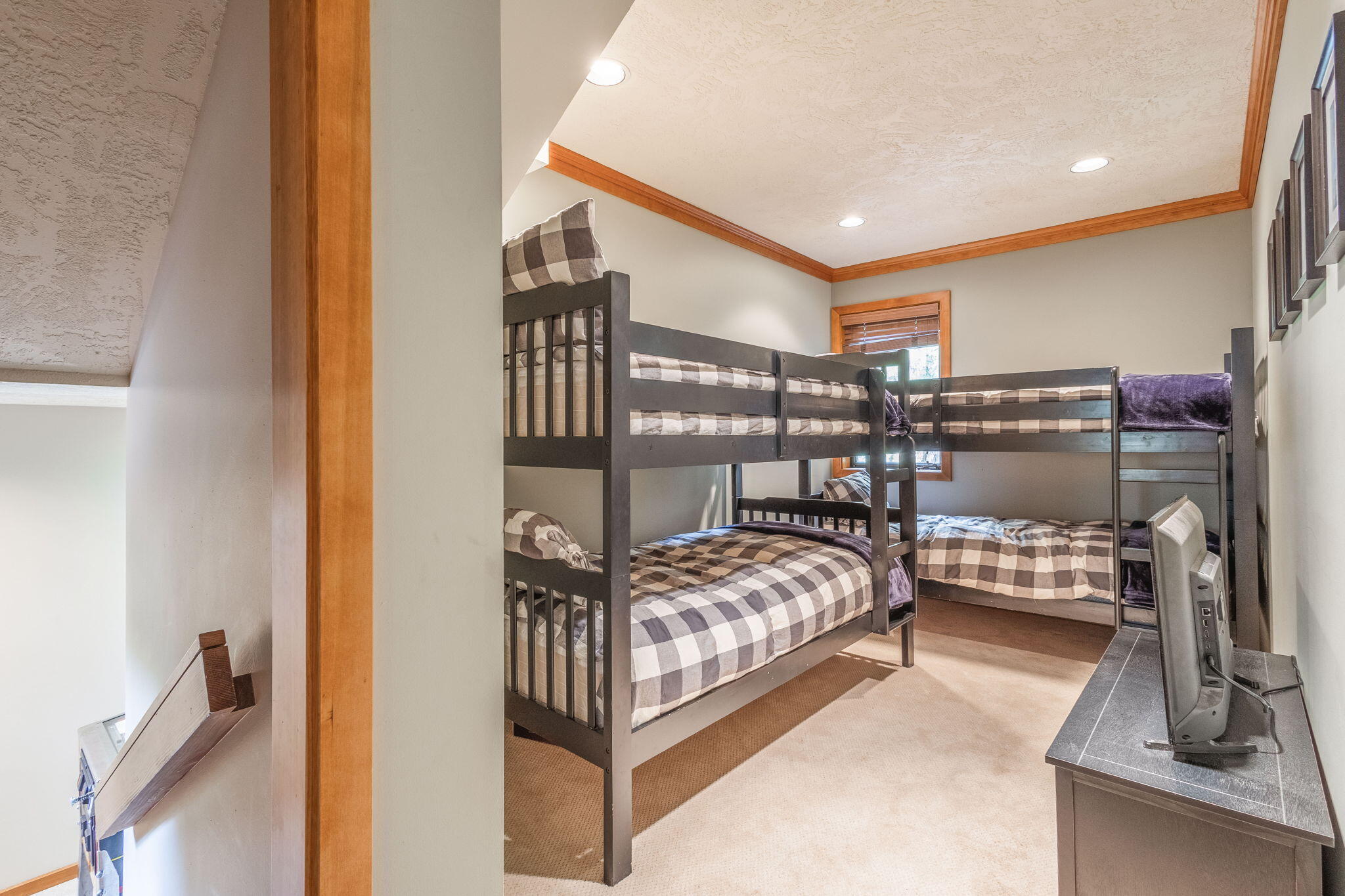 56835 Deschutes Lane, 10 10