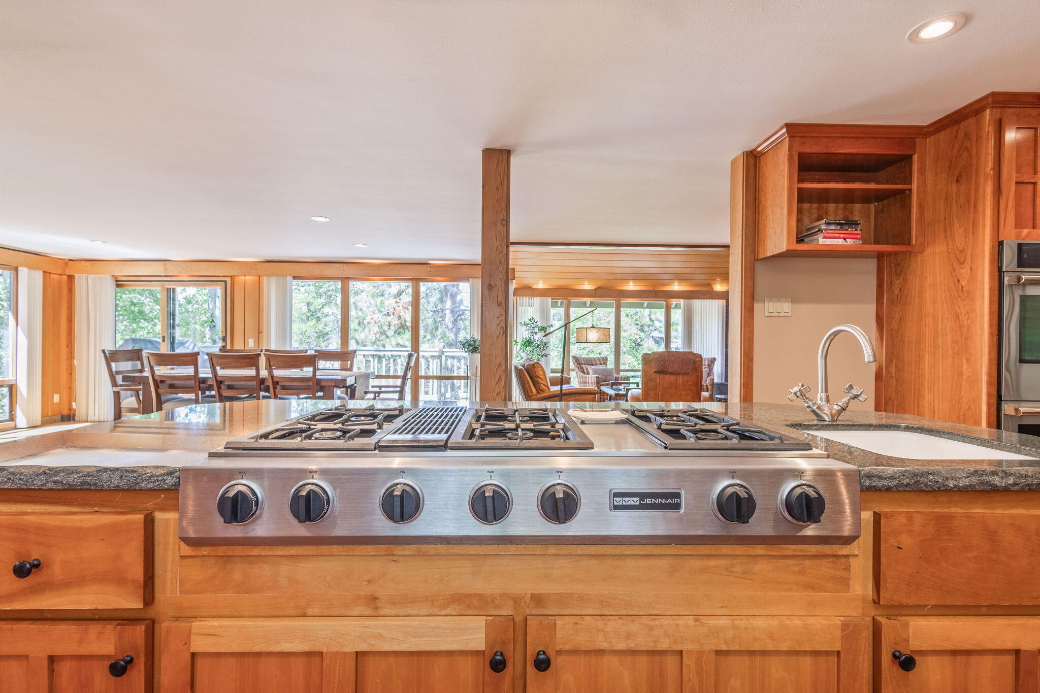 56835 Deschutes Lane, 10 10